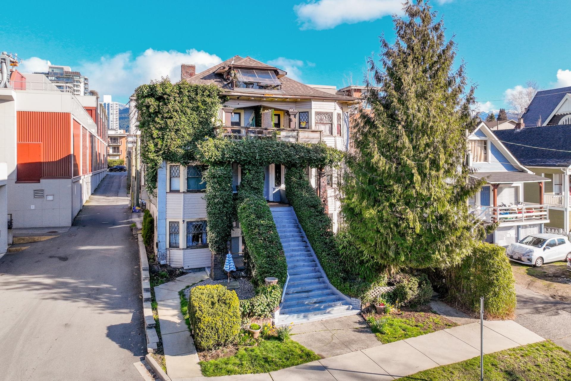 160 E 10TH STREET, North Vancouver BC V7L 2C8, R3164527, BC,