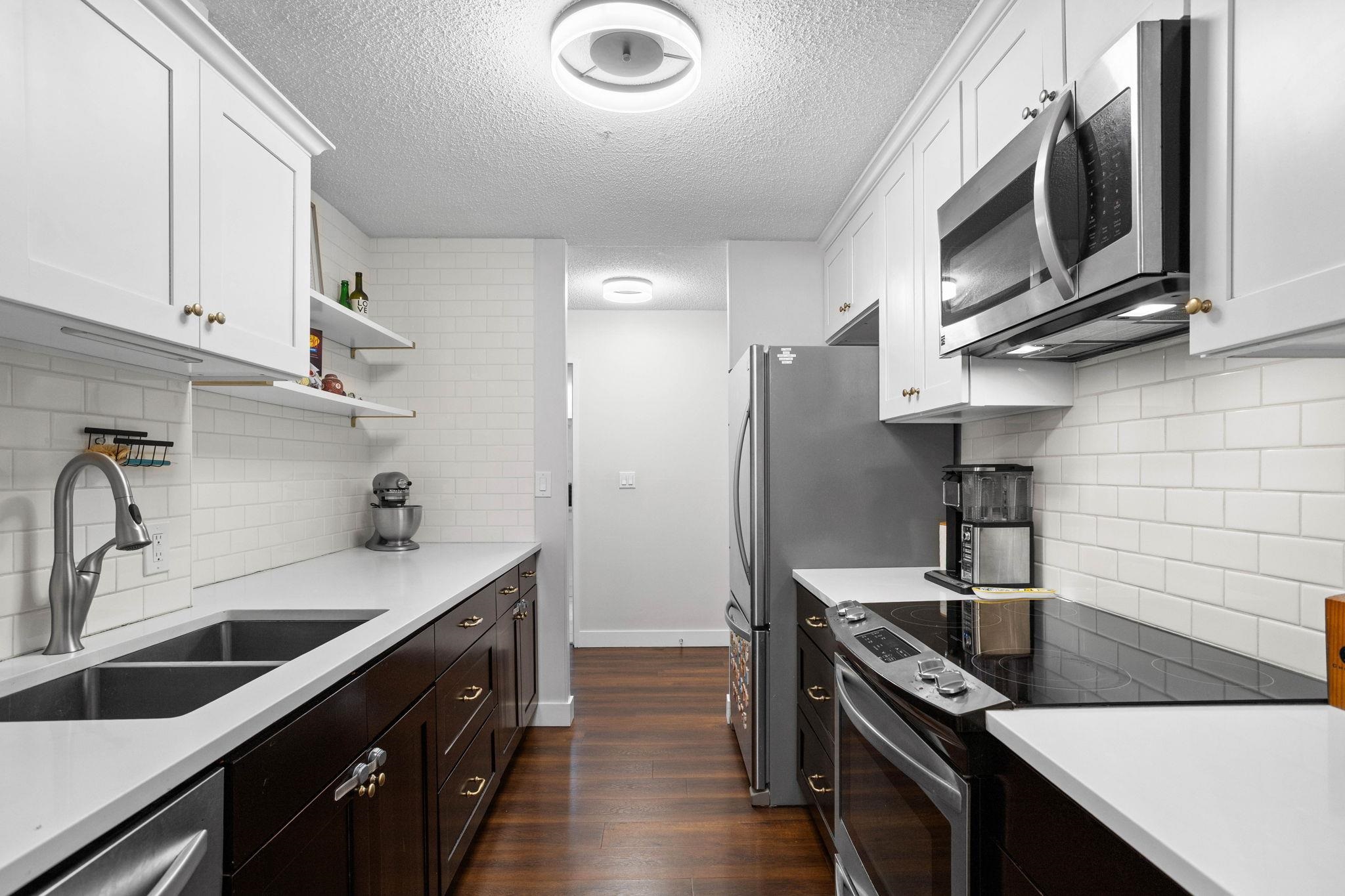 906 2020 BELLWOOD AVENUE, R3164889, BC,