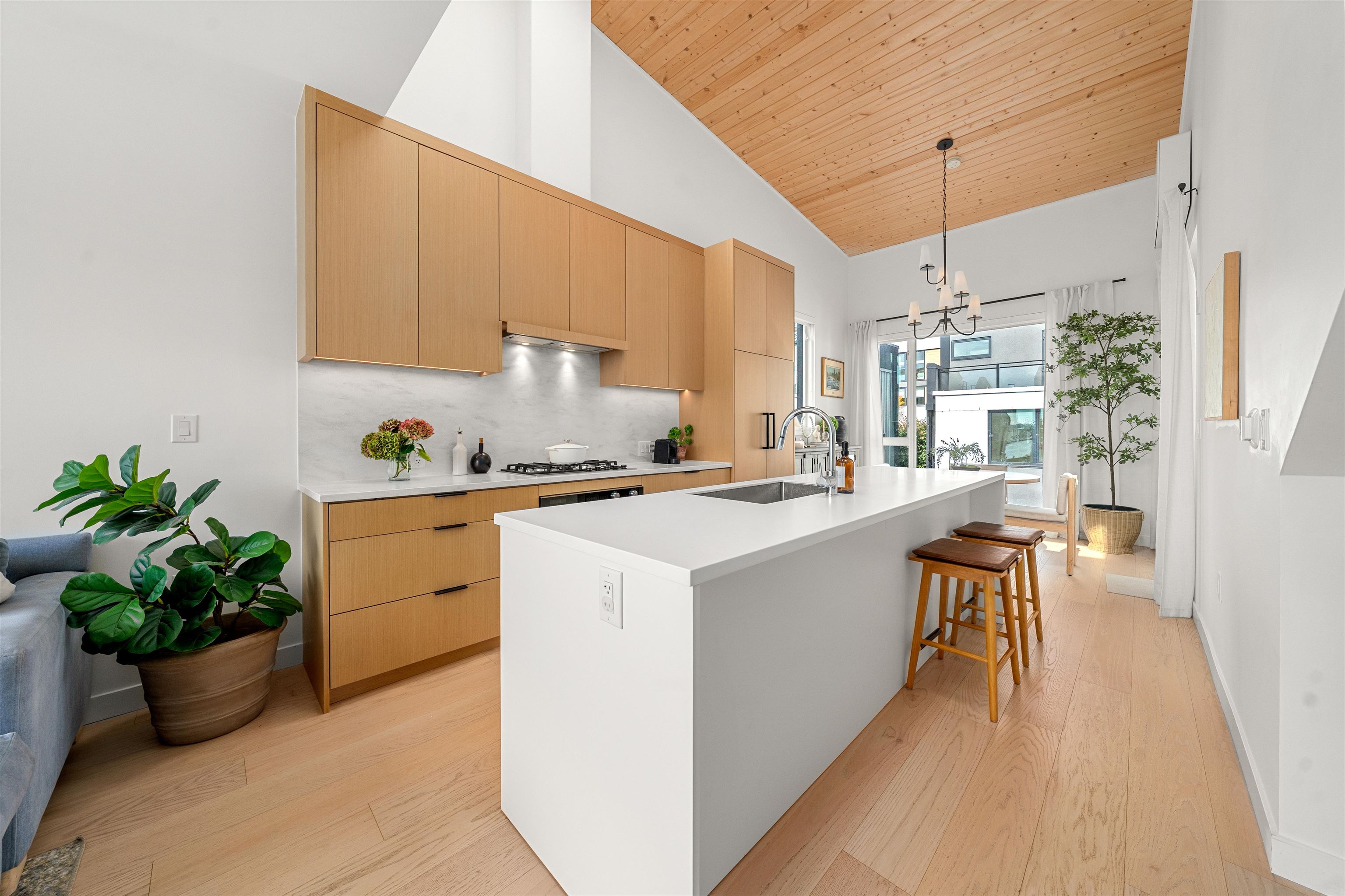 224 650 2ND STREET, R3164898, BC,