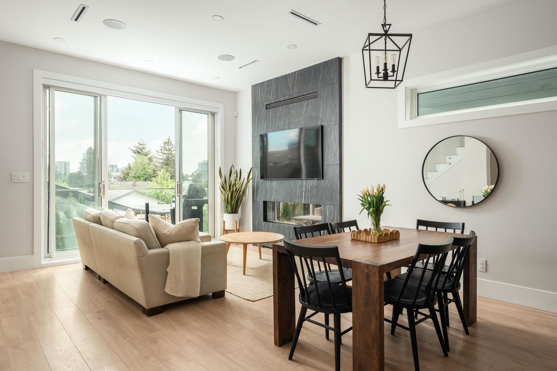 3 215 21ST STREET, R3164945, BC,
