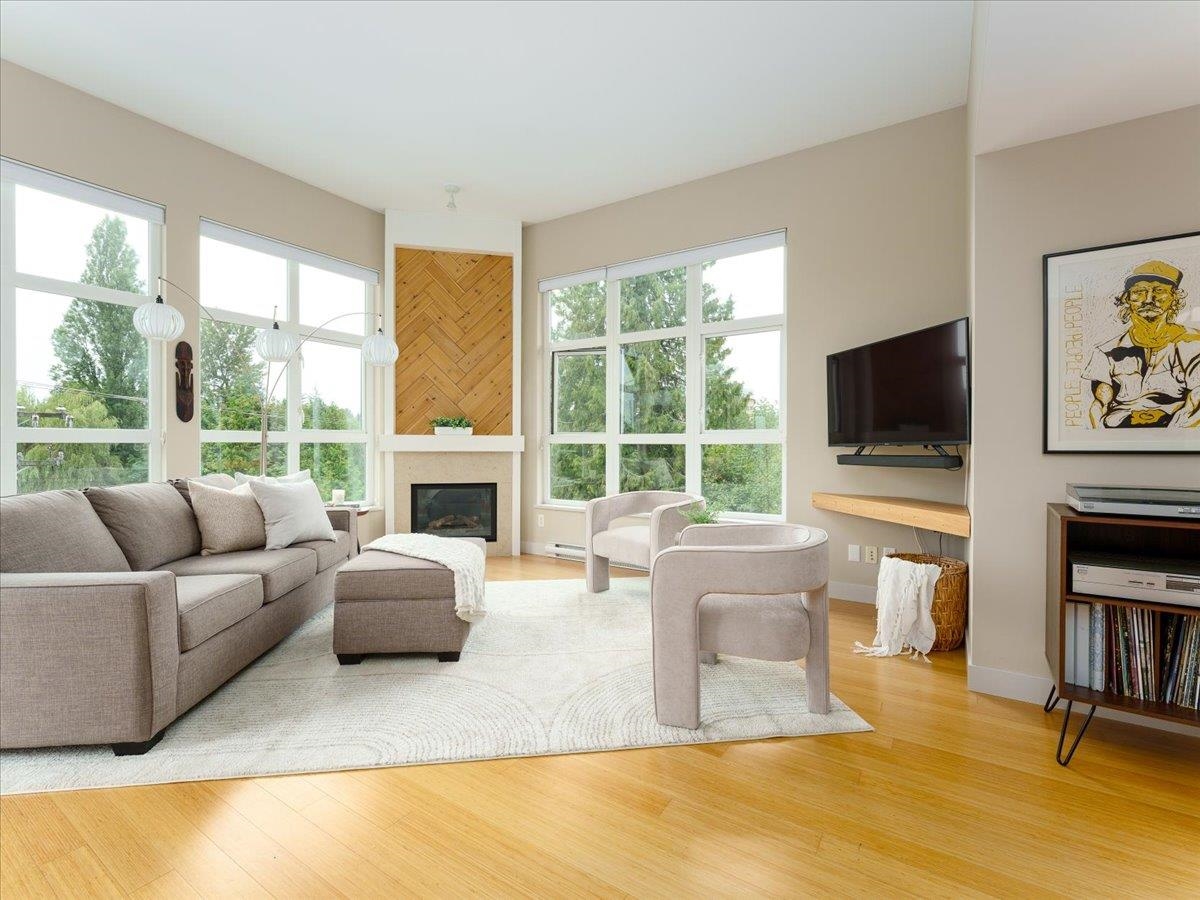 402 3732 MT SEYMOUR PARKWAY, R3165101, BC,
