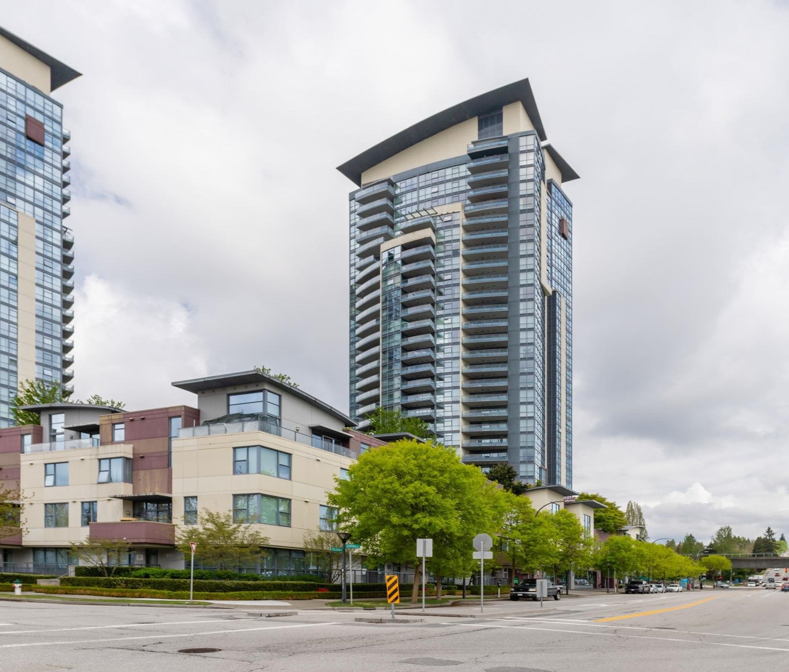 1402 2225 HOLDOM AVENUE, R3165106, BC,