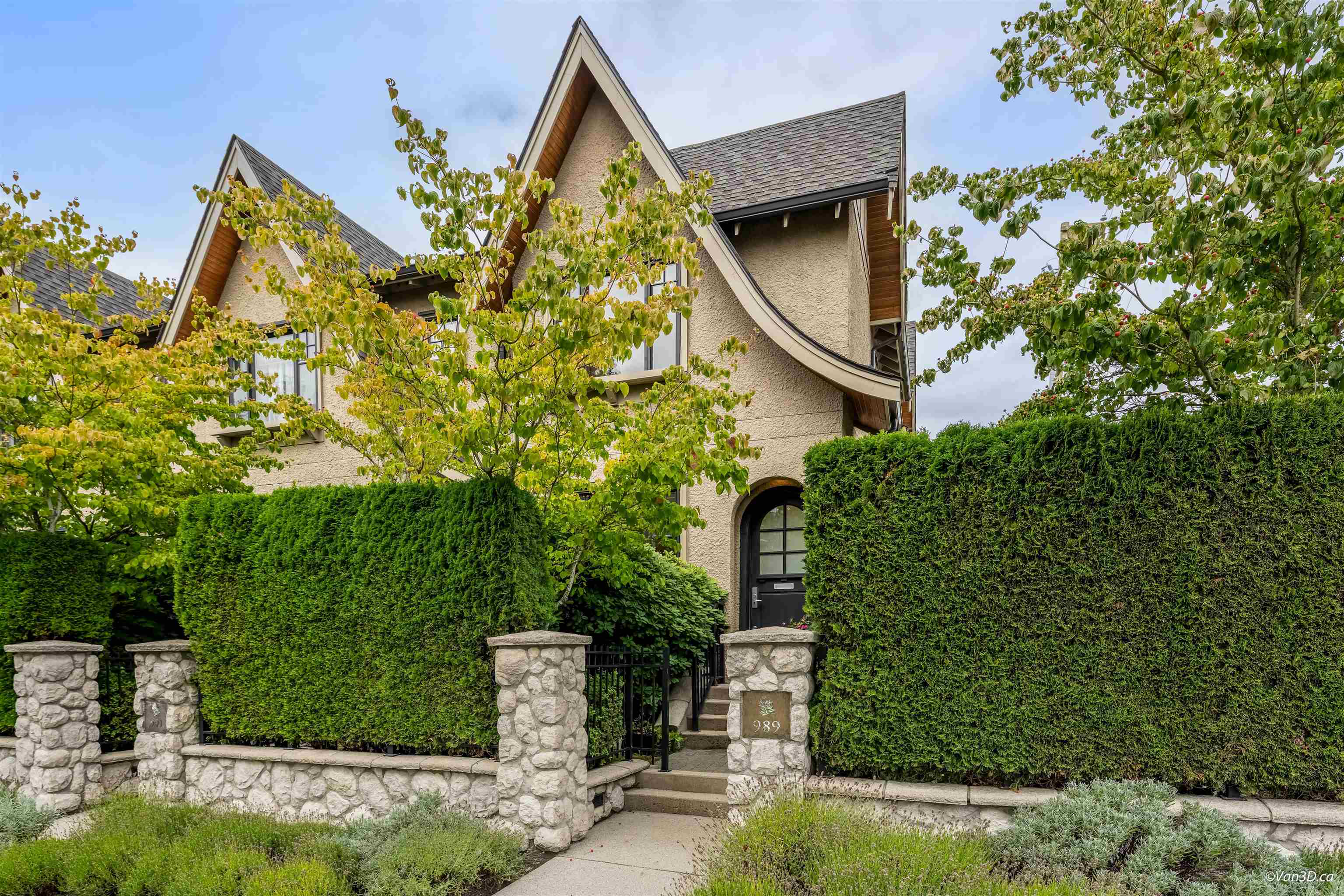 989 W 38TH AVENUE, Vancouver BC V5Z 2L7, R3165206, BC,