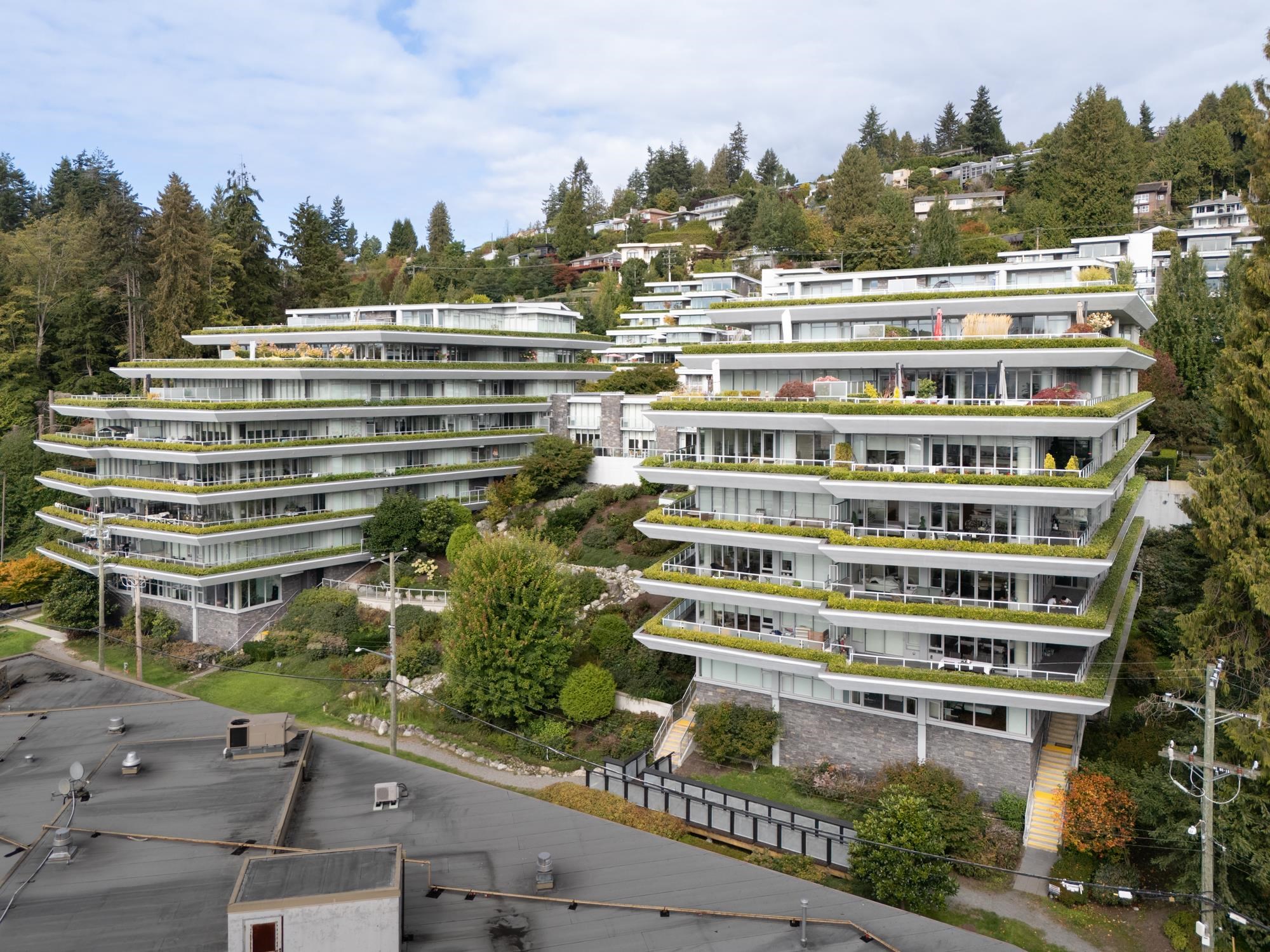 303 866 ARTHUR ERICKSON PLACE, R3165267, BC,