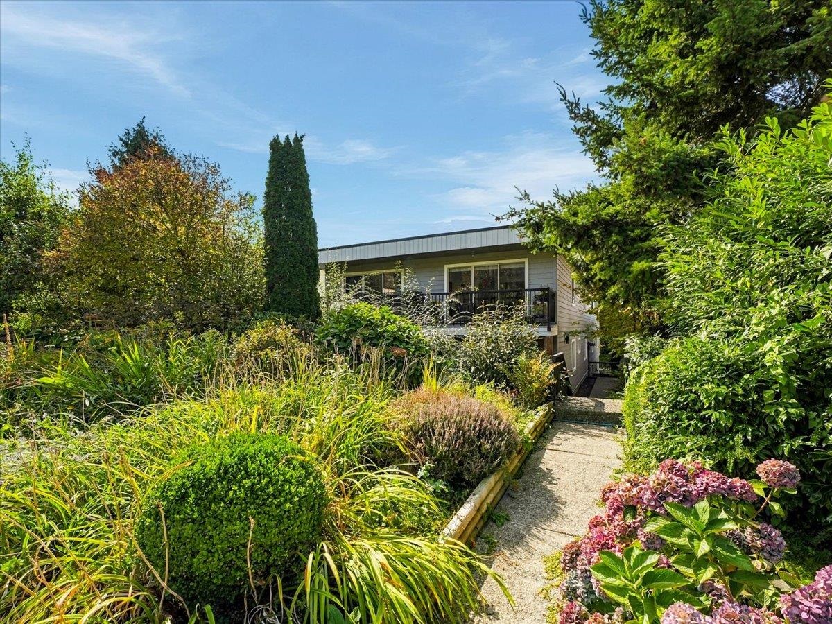 6 137 5TH STREET, R3165336, BC,