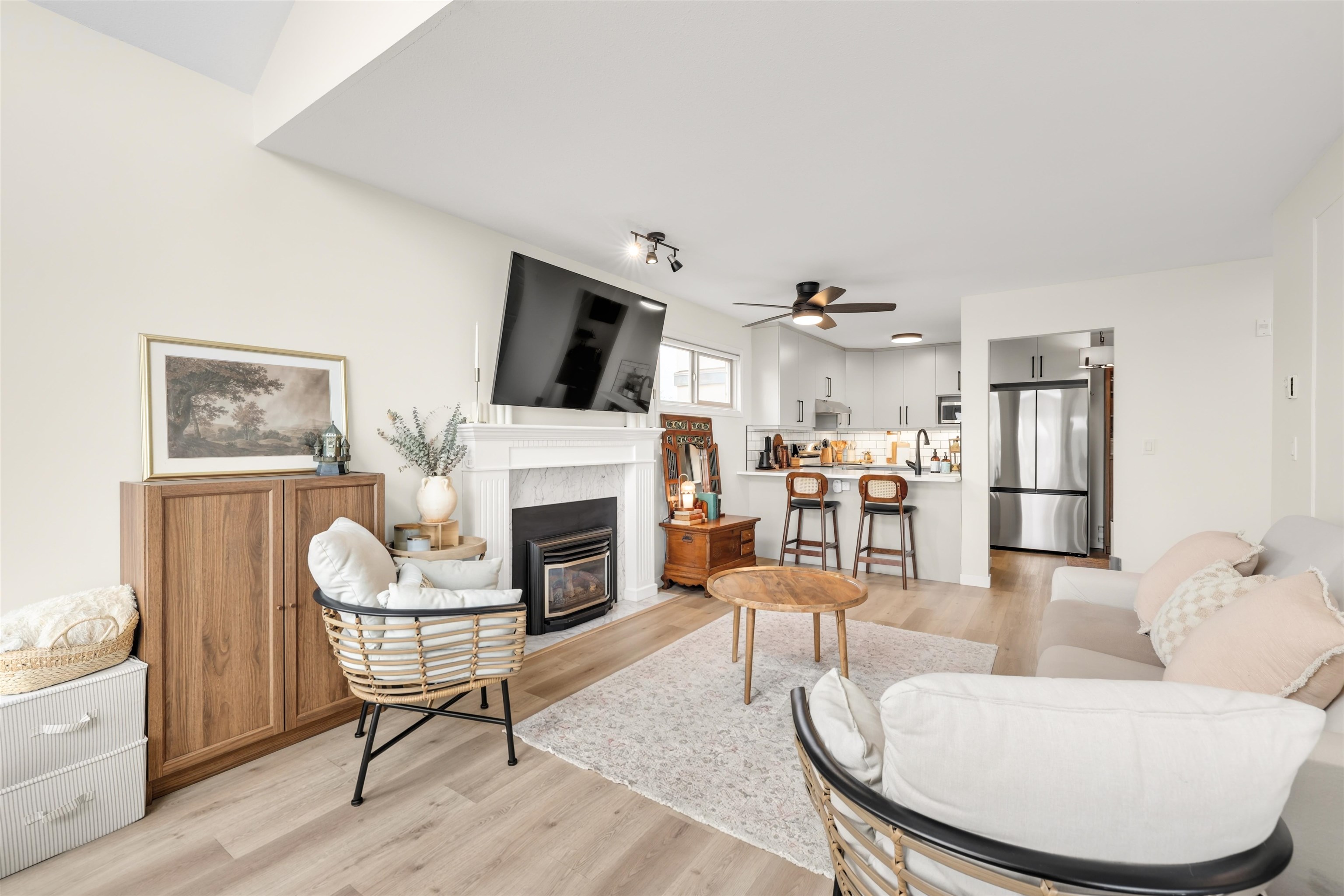 D302 4845 53 STREET, R3165439, BC,