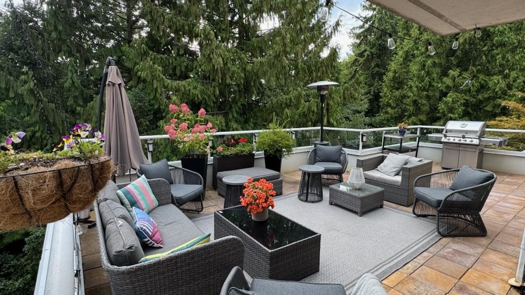 8 2425 EDGEMONT BOULEVARD, R3165567, BC,