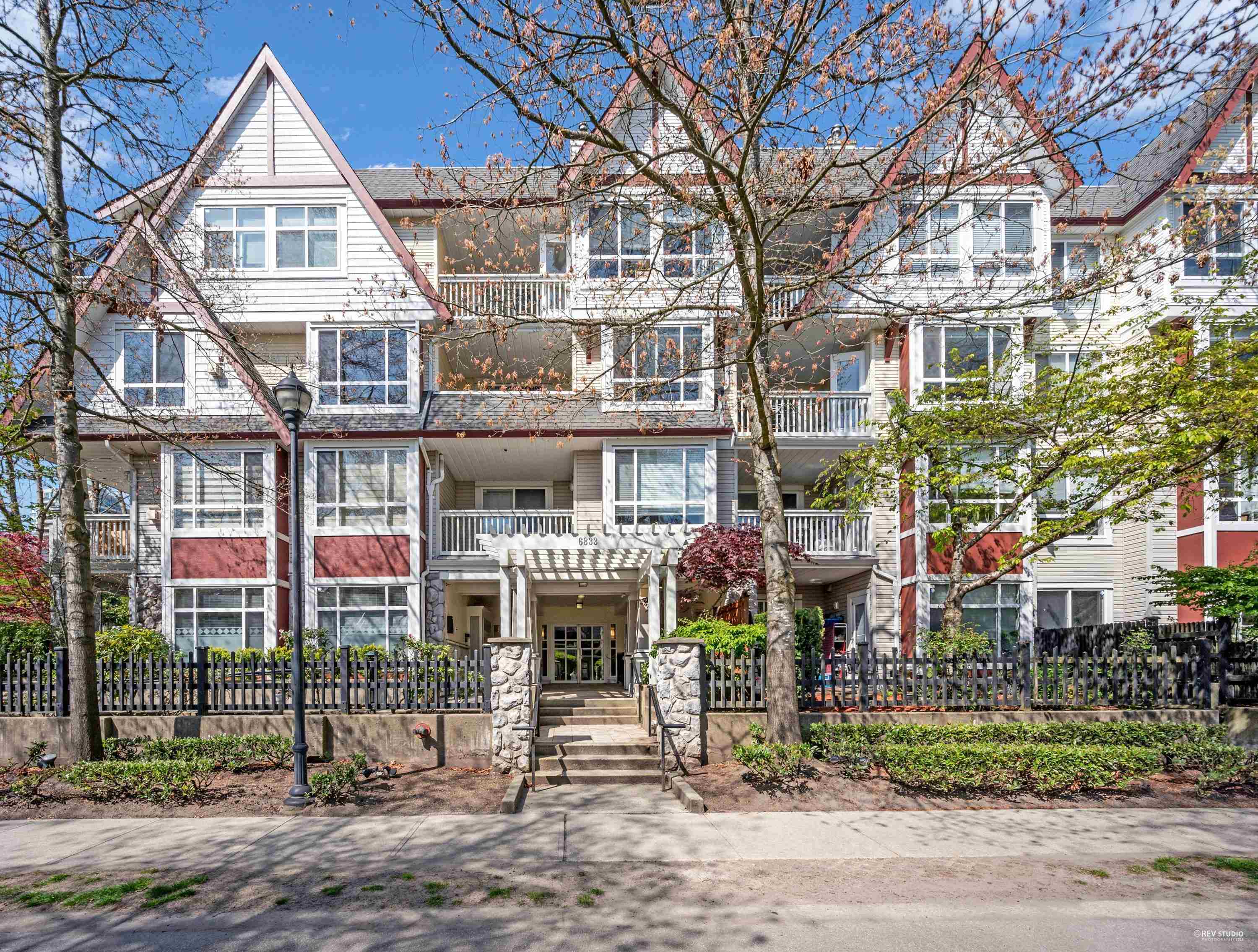 306 6833 VILLAGE GREEN, R3165597, BC,