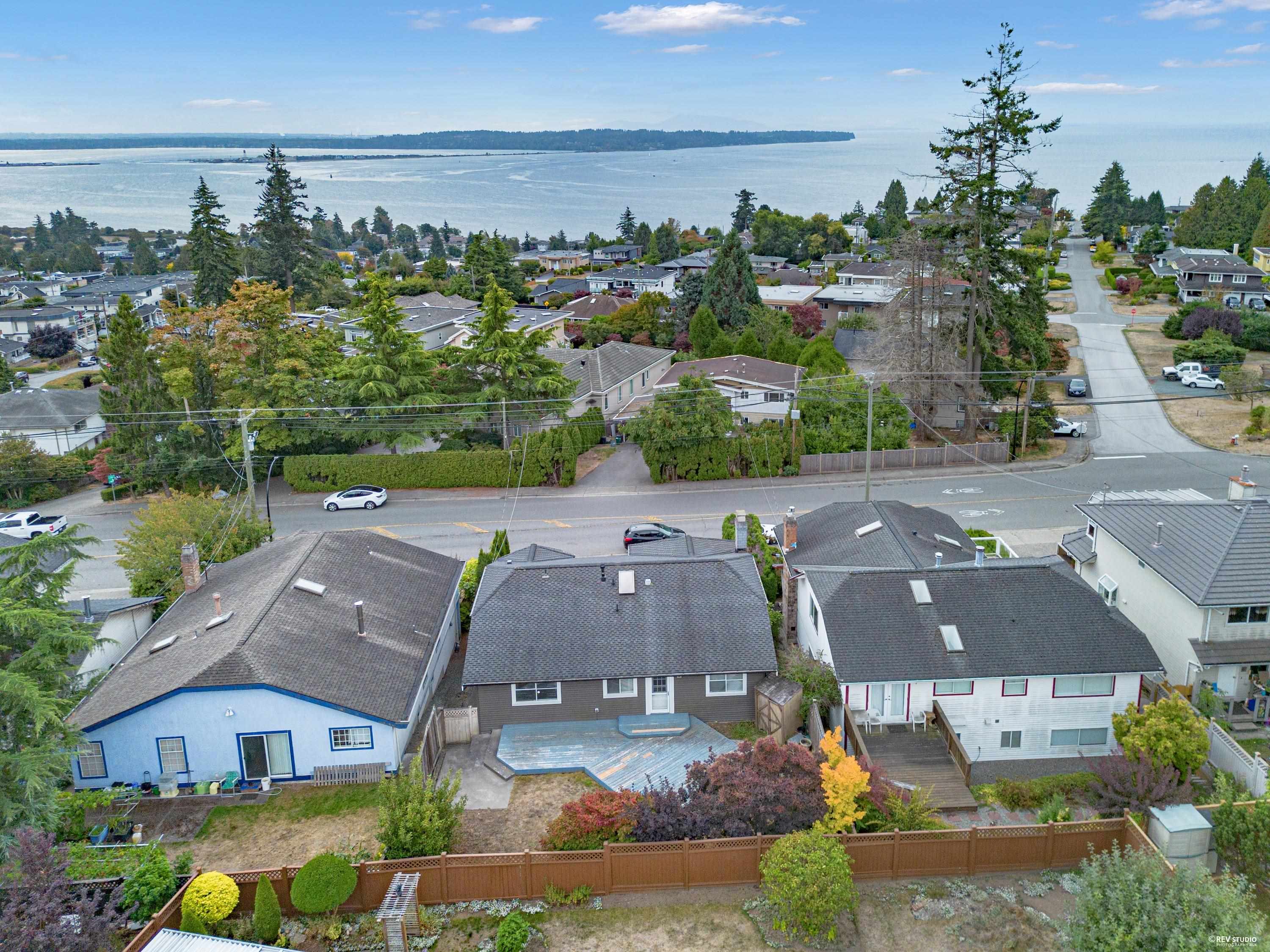 15555 BUENA VISTA AVENUE, White Rock BC V4B 1Y9, R3165617, BC,