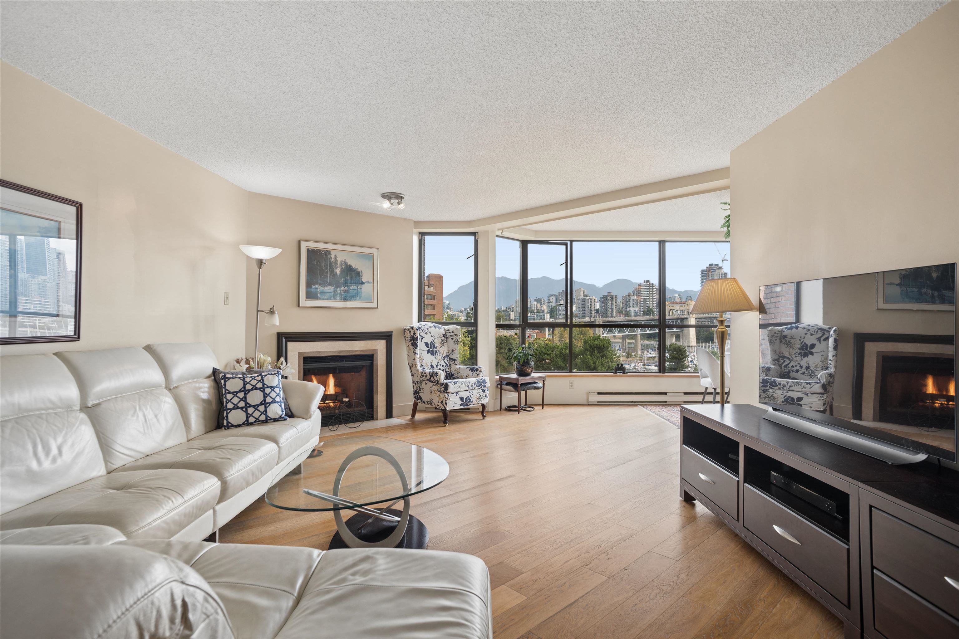 602 1490 PENNYFARTHING DRIVE, R3165830, BC,