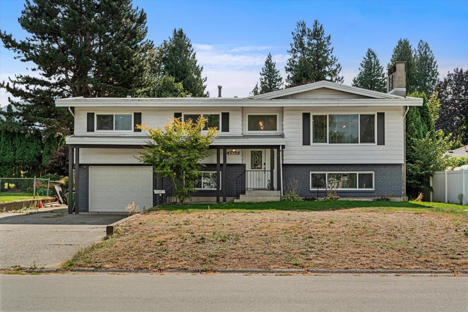 45188 REDWOOD AVENUE, Chilliwack BC V2R 1W2, R3165982, BC,