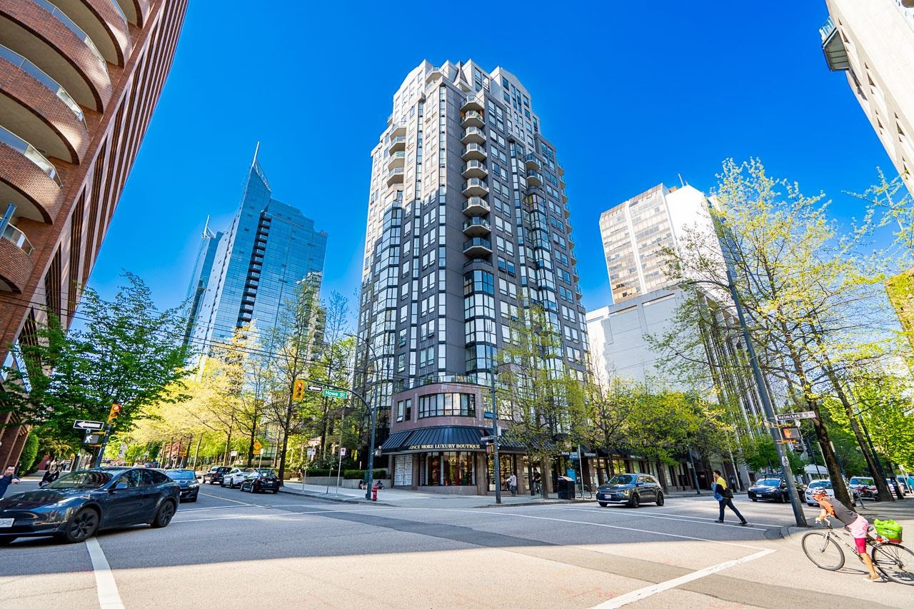 907 811 HELMCKEN STREET, R3166011, BC,