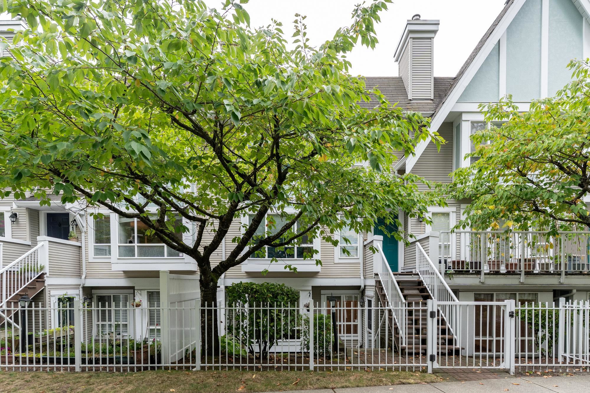22 6588 SOUTHOAKS CRESCENT, R3166095, BC,