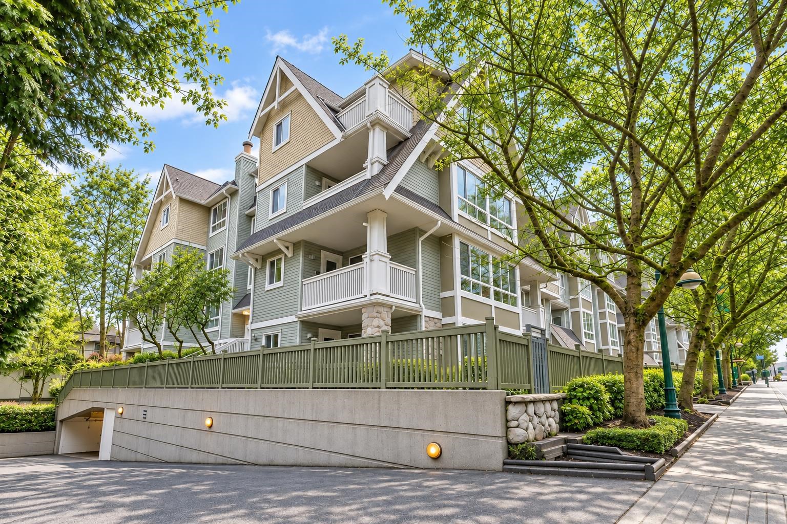 115 1111 LYNN VALLEY ROAD, R3166143, BC,