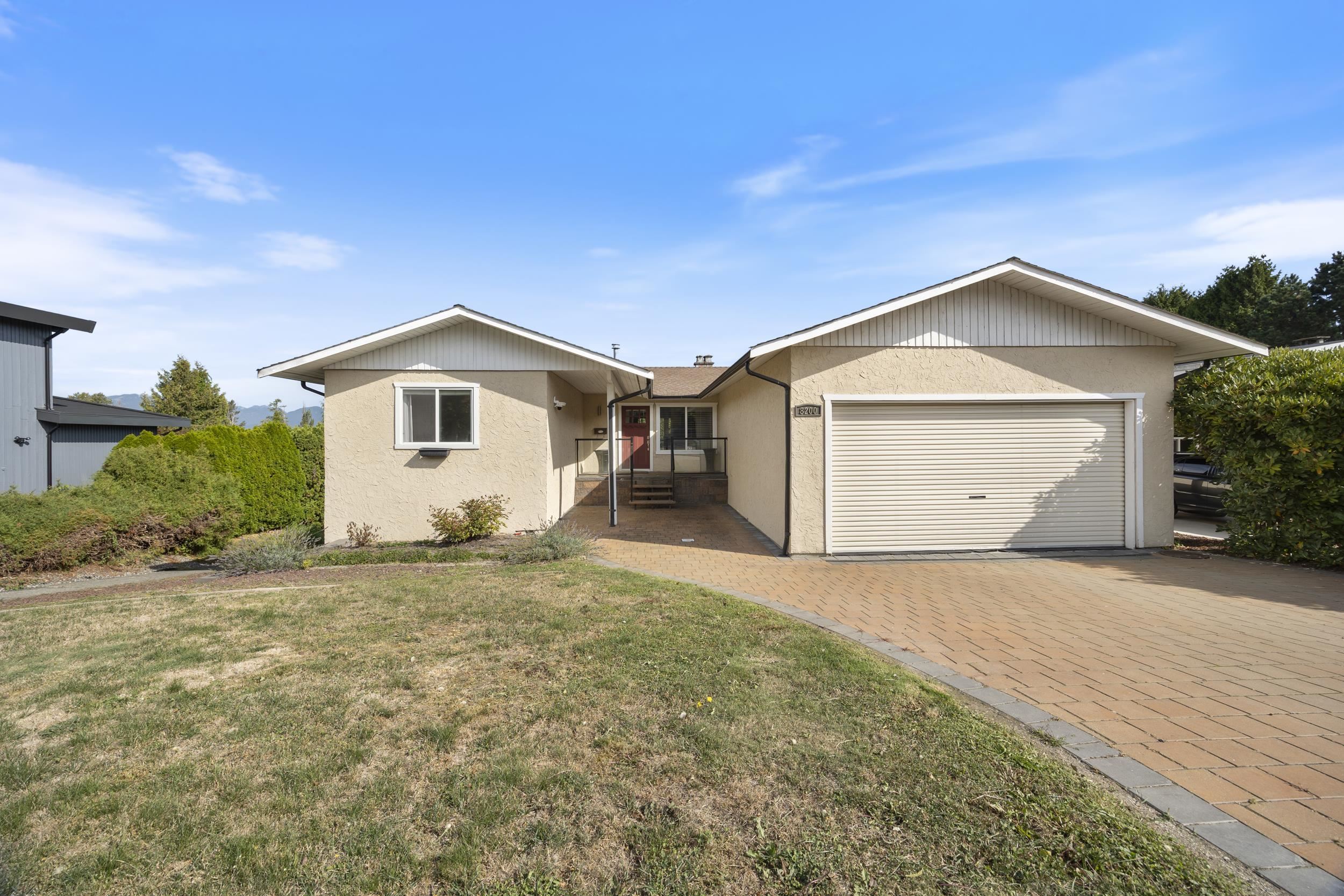 8200 BURNFIELD CRESCENT, Burnaby BC V5E 3W7, R3166246, BC,