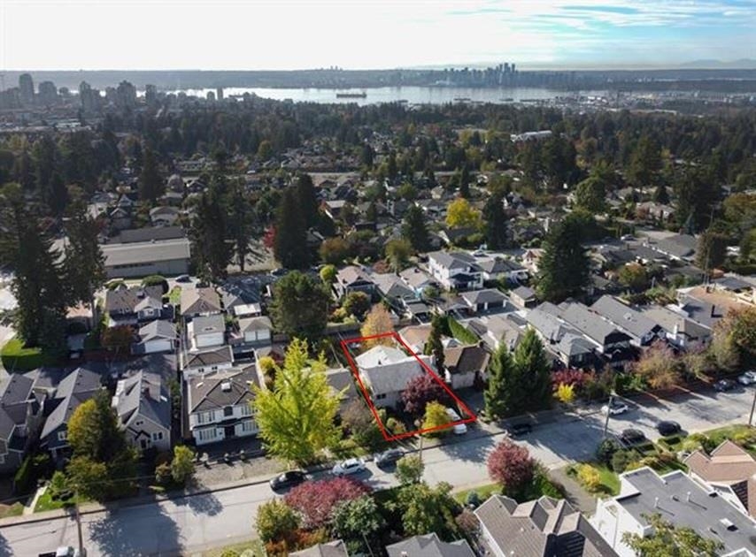 221 W 28TH STREET, North Vancouver BC V7N 2H9, R3166415, BC,
