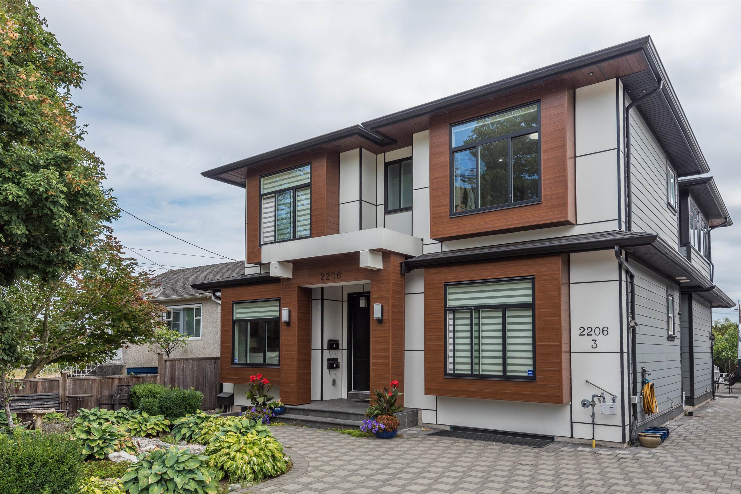 2206 LONDON STREET, New Westminster BC V3M 3G2, R3166474, BC,