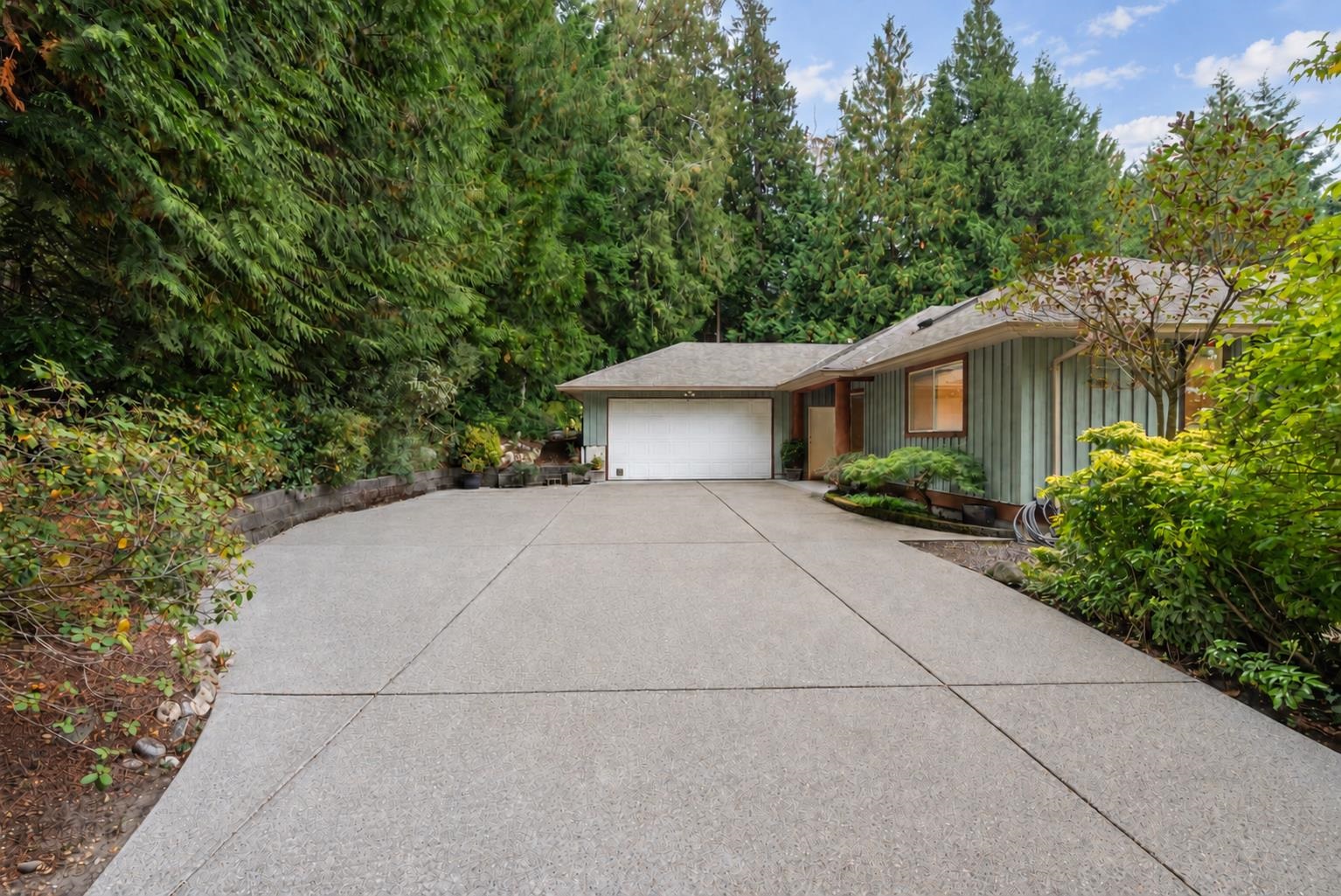 1305 GOWER POINT ROAD, Gibsons BC V0N 1V3, R3166565, BC,