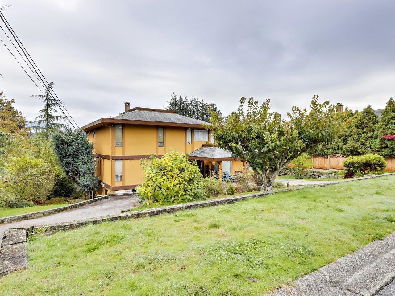 534 BEACHVIEW DRIVE, North Vancouver BC V7G 1P9, R3166673, BC,