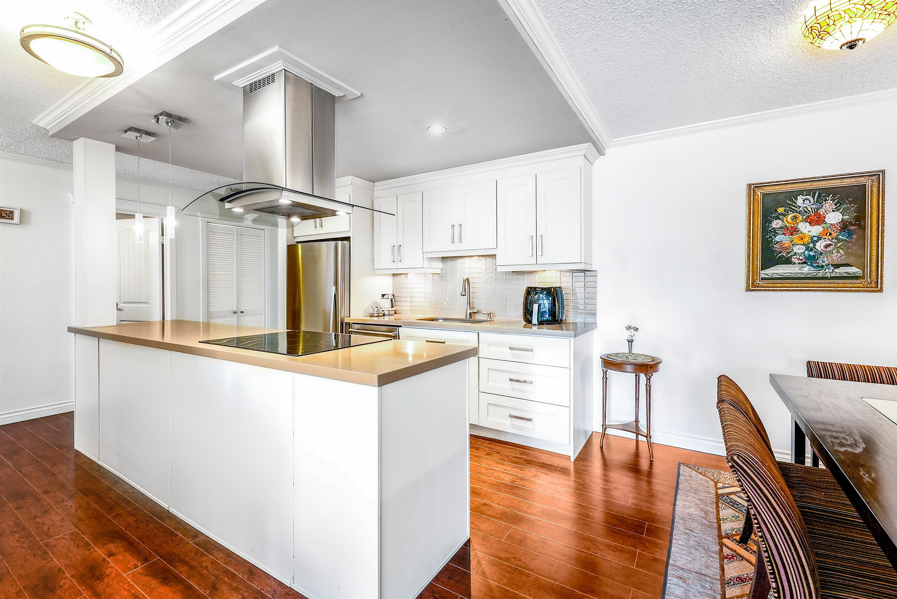 306 2020 FULLERTON AVENUE, R3166745, BC,