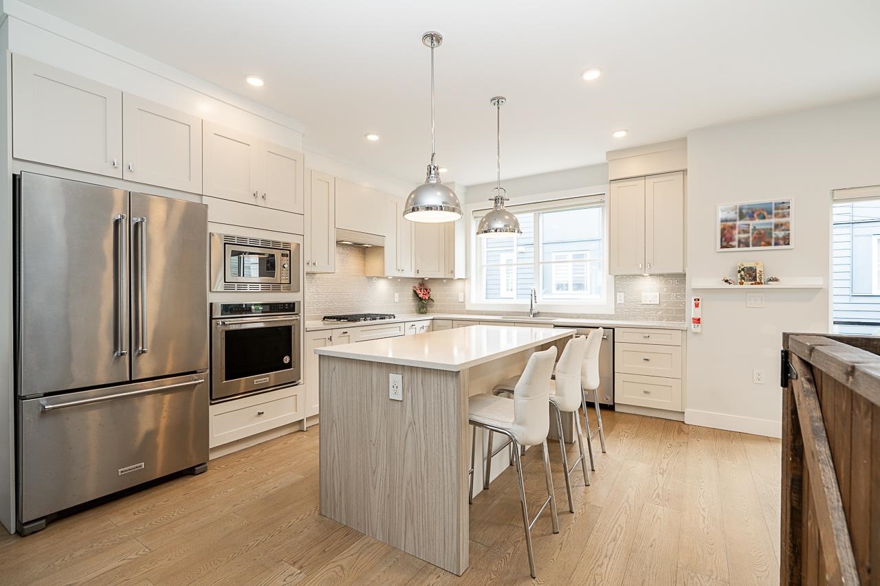 26 5377 8A AVENUE, R3166757, BC,
