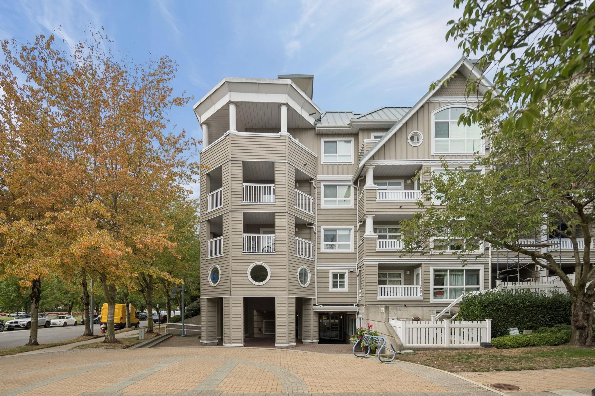 323 5900 DOVER CRESCENT, R3166799, BC,