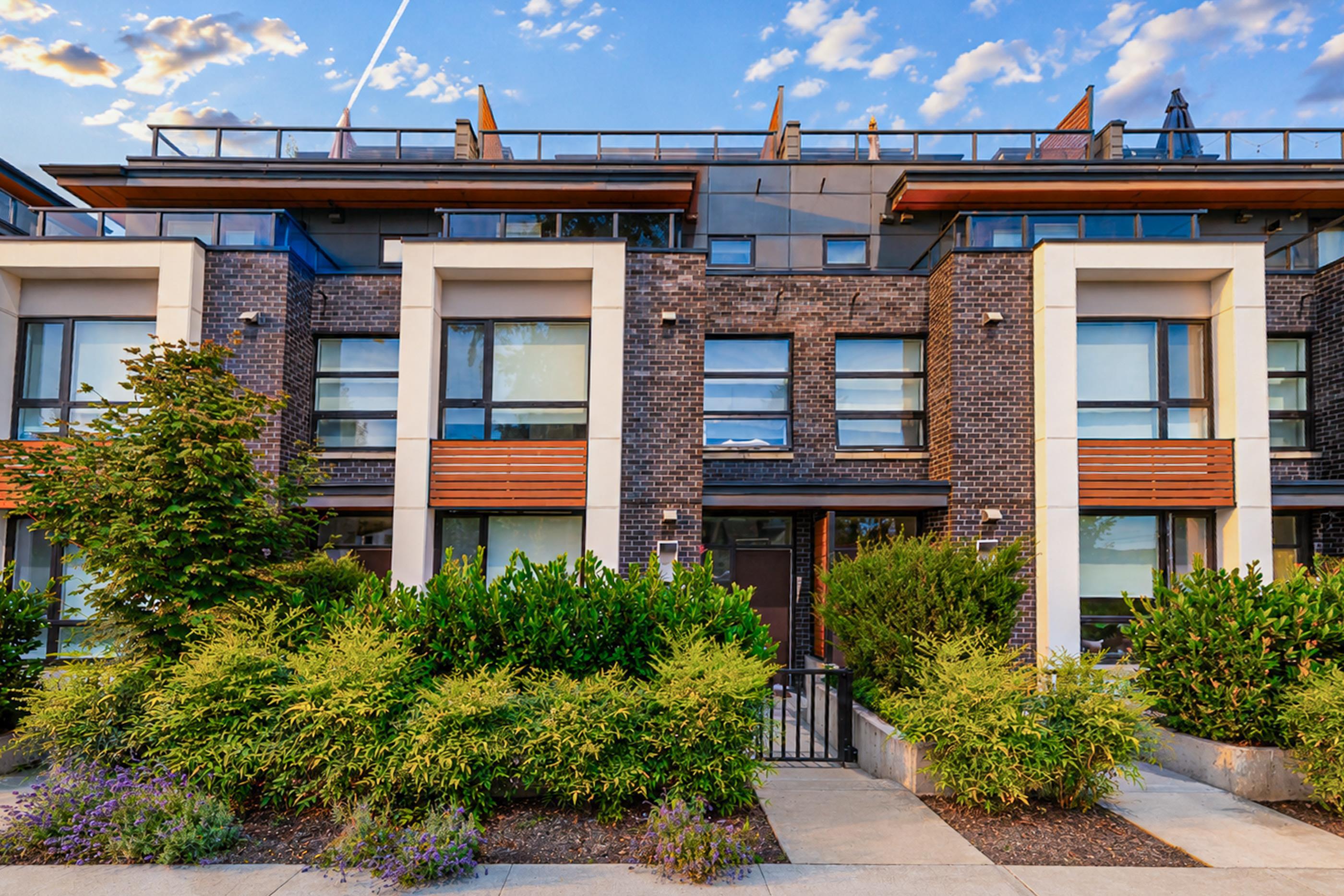 302 6085 IRMIN STREET, R3166955, BC,