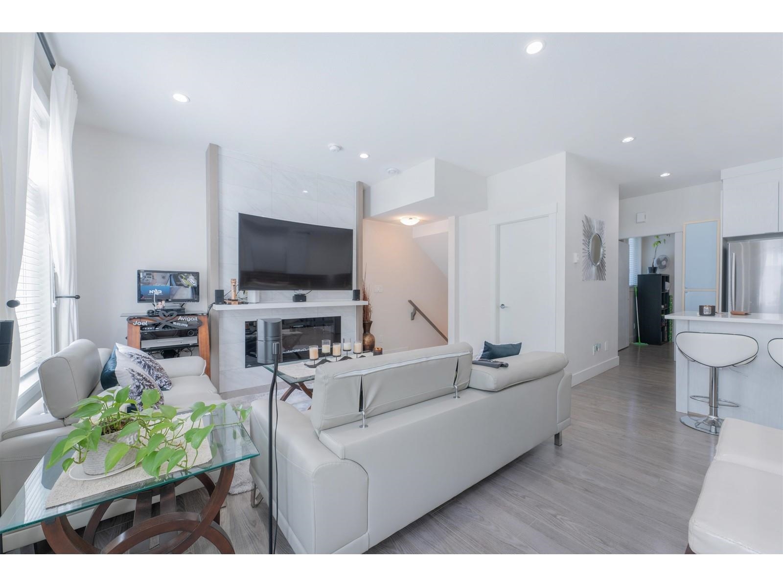 2 11267 133 STREET, R3166988, BC,