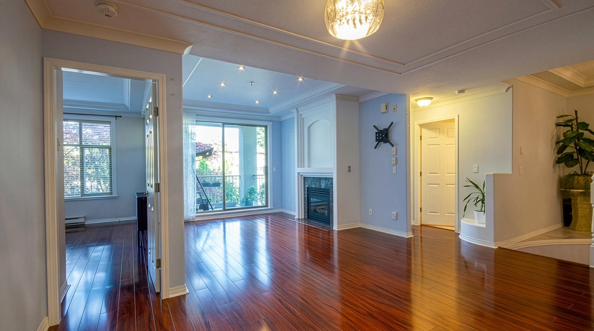 210 3176 PLATEAU BOULEVARD, R3167141, BC,