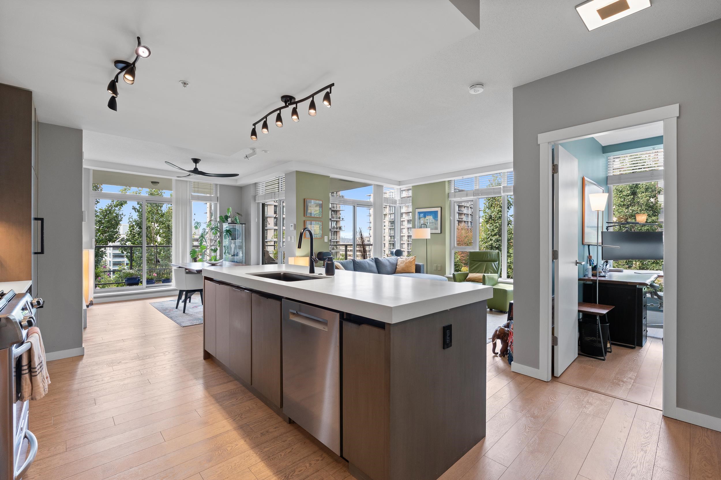 308 135 2ND STREET, R3167764, BC,