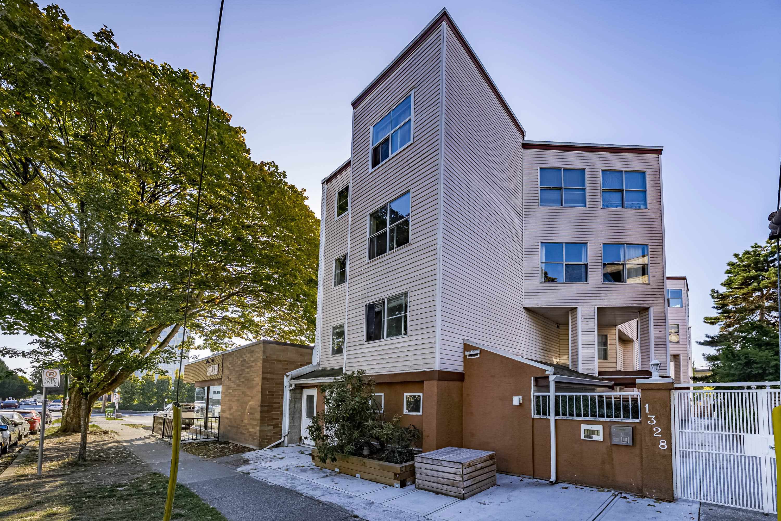 1 1328 W 73RD AVENUE, R3167882, BC,