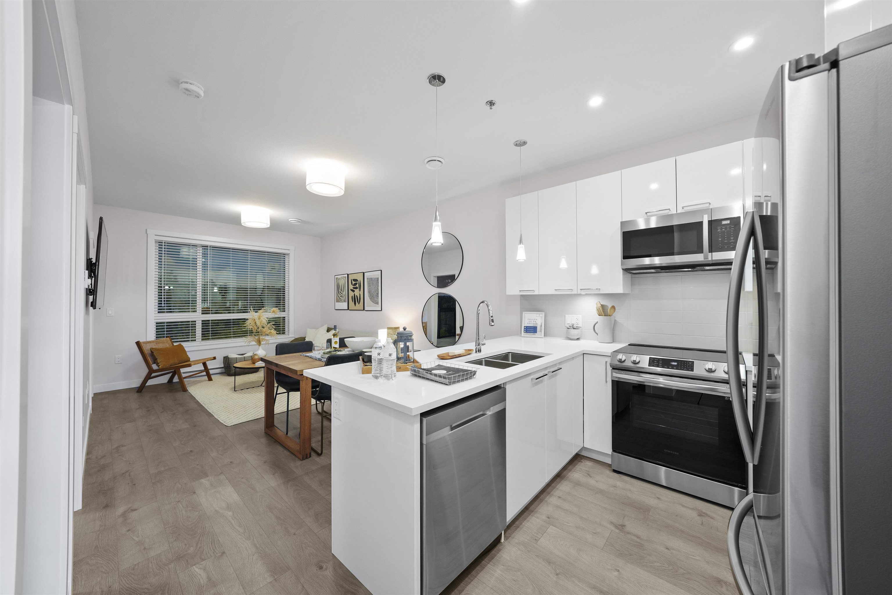 215 7375 HORNE STREET, R3167922, BC,