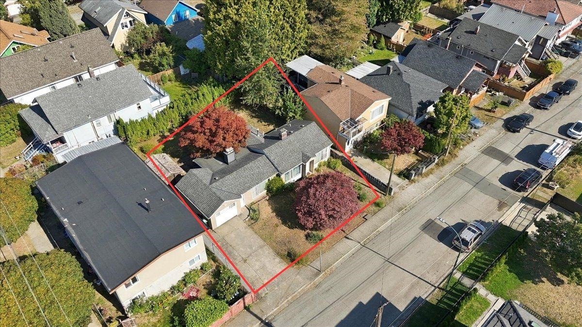 2219 E 25TH AVENUE, Vancouver BC V5N 2V7, R3168047, BC,