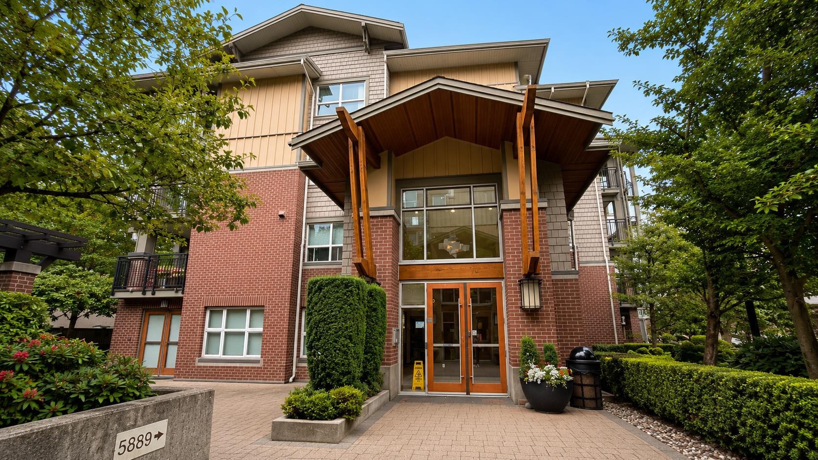 215 5889 IRMIN STREET, R3168095, BC,