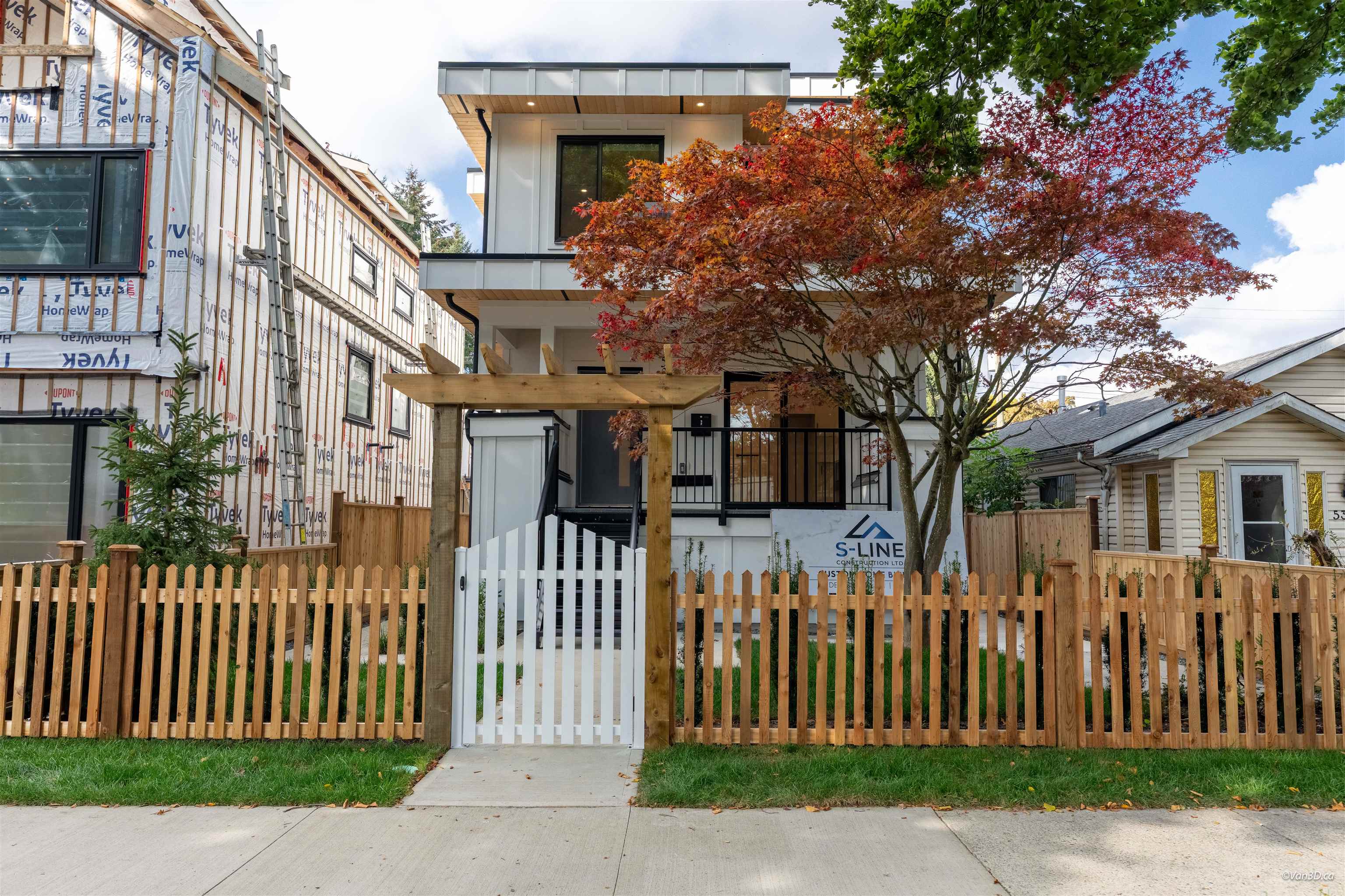 1 5385 EARLES STREET, R3168292, BC,