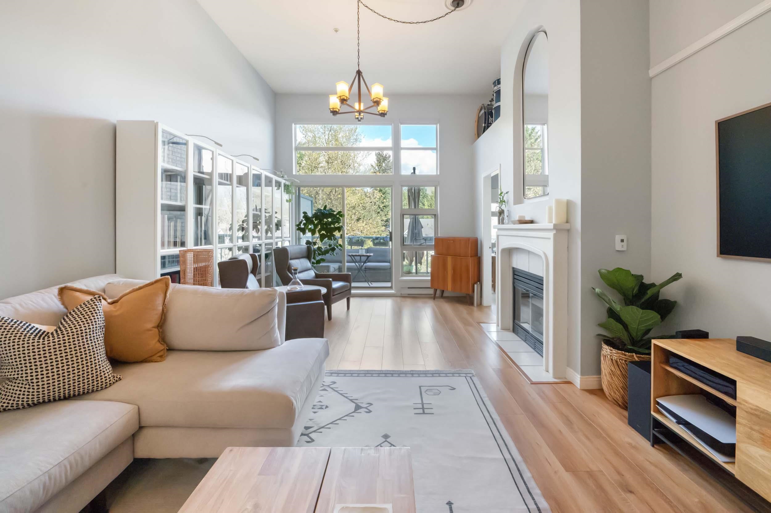 606 301 MAUDE ROAD, R3168376, BC,