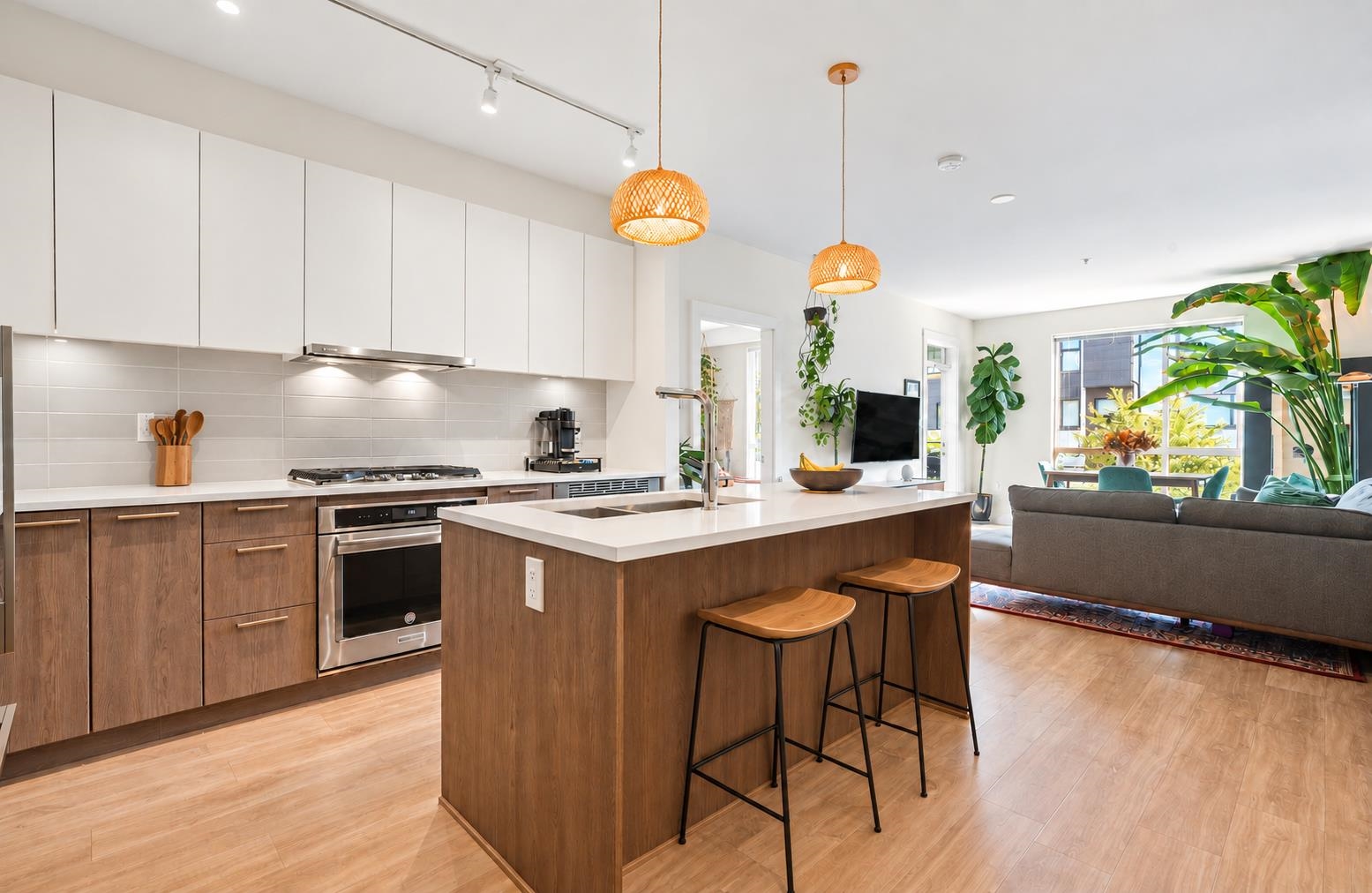 105 625 3RD STREET, R3168405, BC,