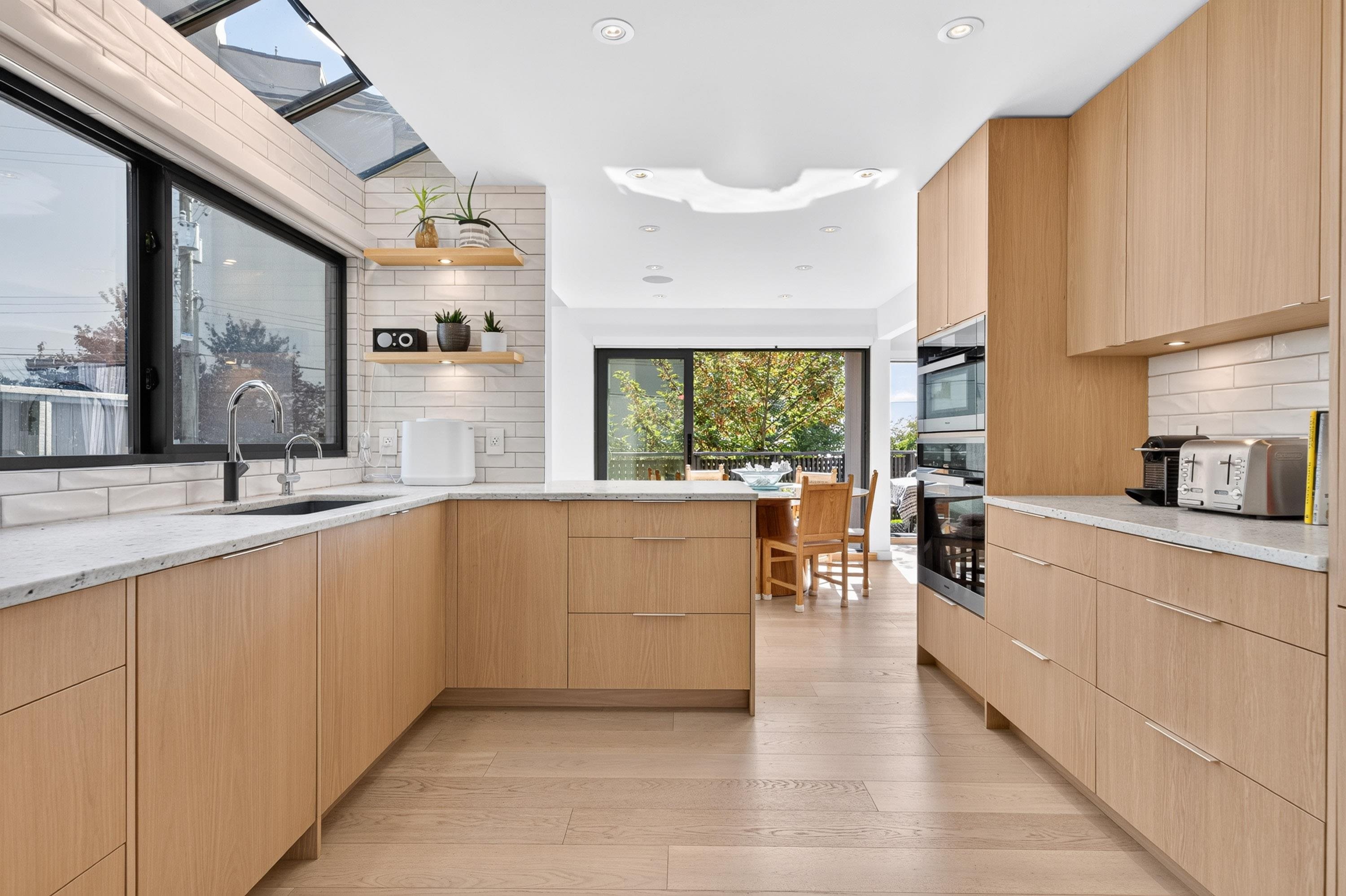 1880 BELLEVUE AVENUE, West Vancouver BC V7V 1B4, R3168505, BC,