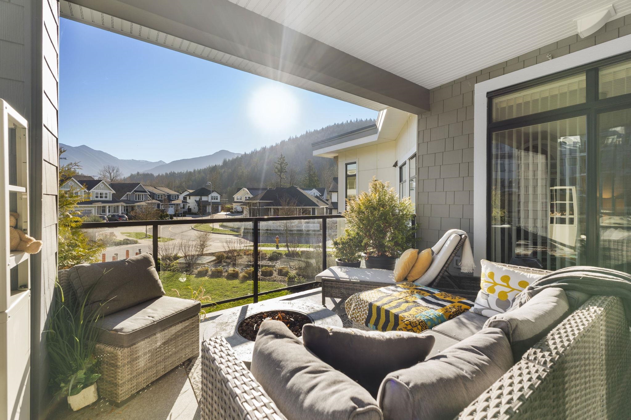 202 5384 TYEE LANE, R3168559, BC,