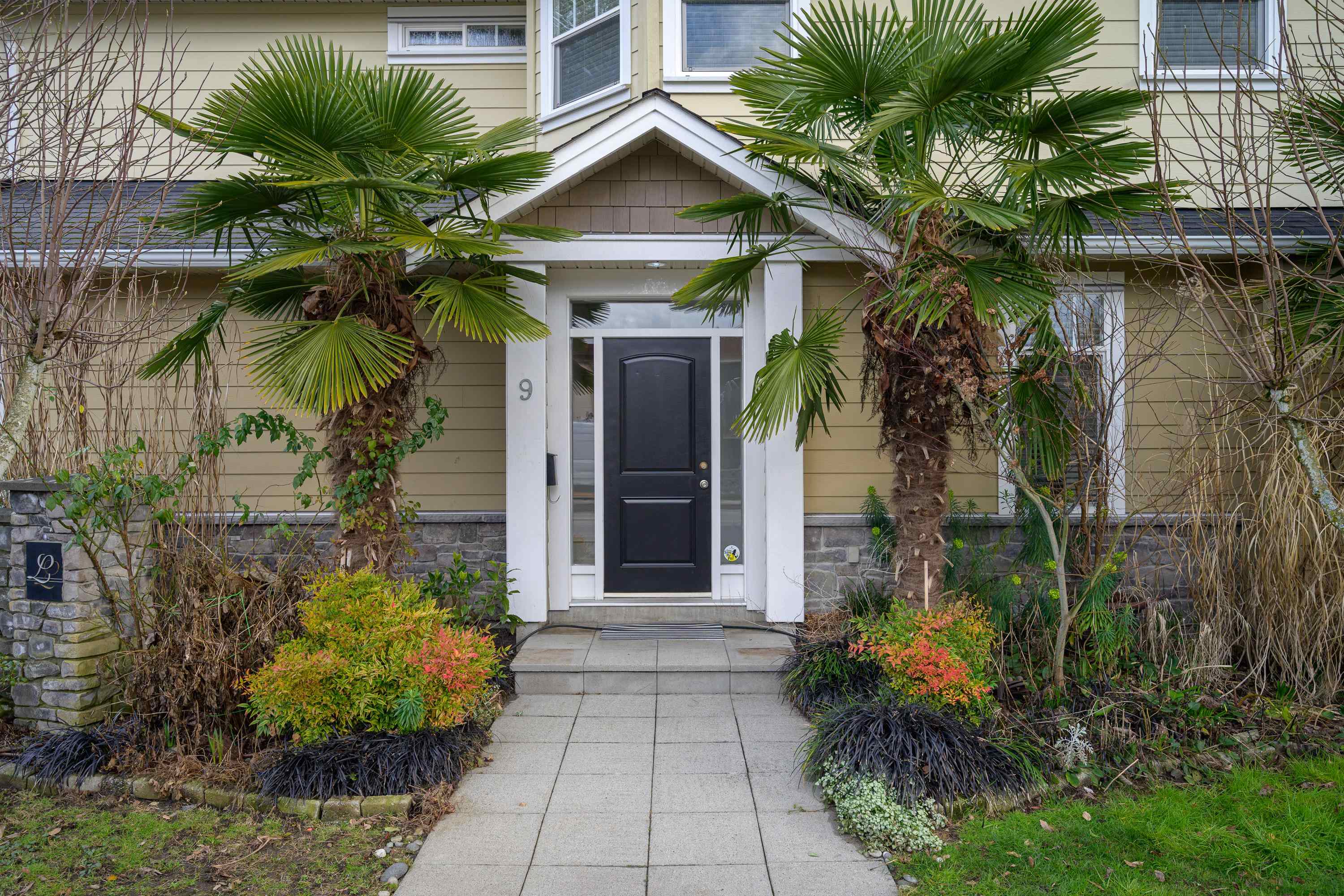 9 4780 55B STREET, R3168562, BC,
