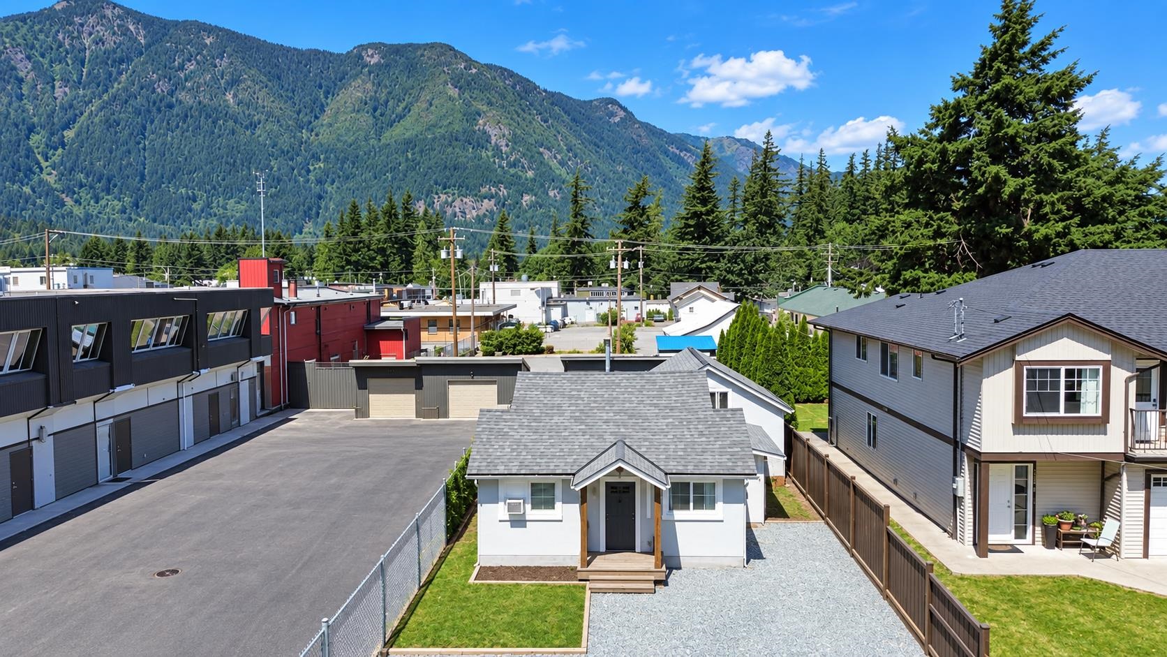 325 HUDSON BAY STREET, Hope BC V0X 1L0, R3168583, BC,