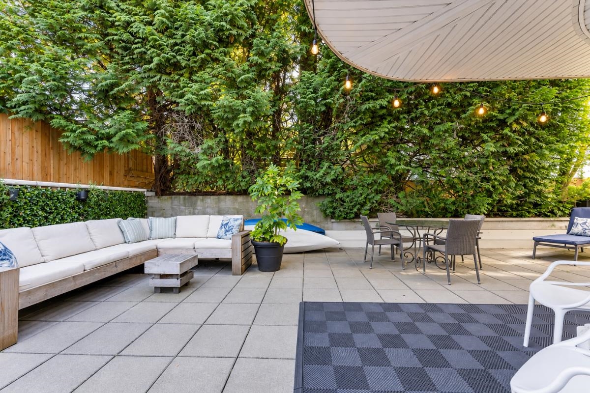 102 320 2ND STREET, R3168639, BC,