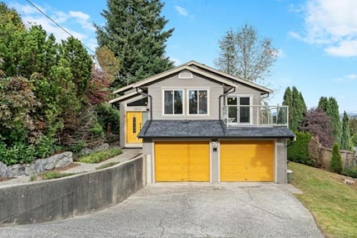 Up 2217 HILLSIDE AVENUE, R3168658, BC,