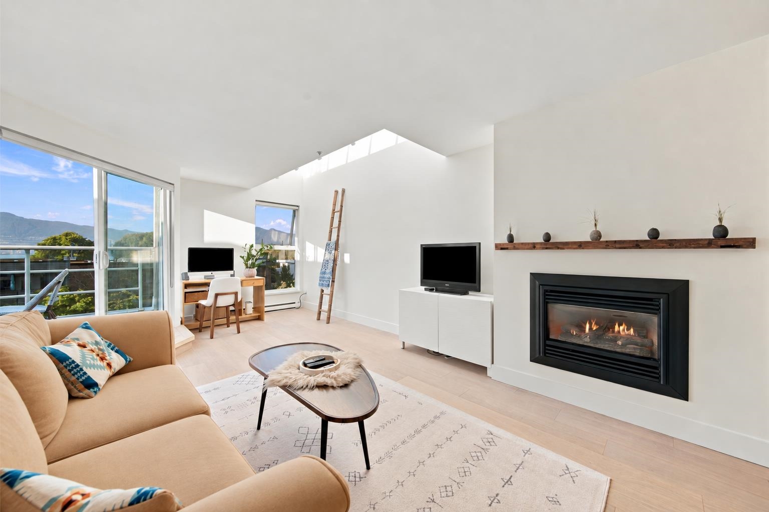 2240 YORK AVENUE, Vancouver BC V6K 1C6, R3168742, BC,