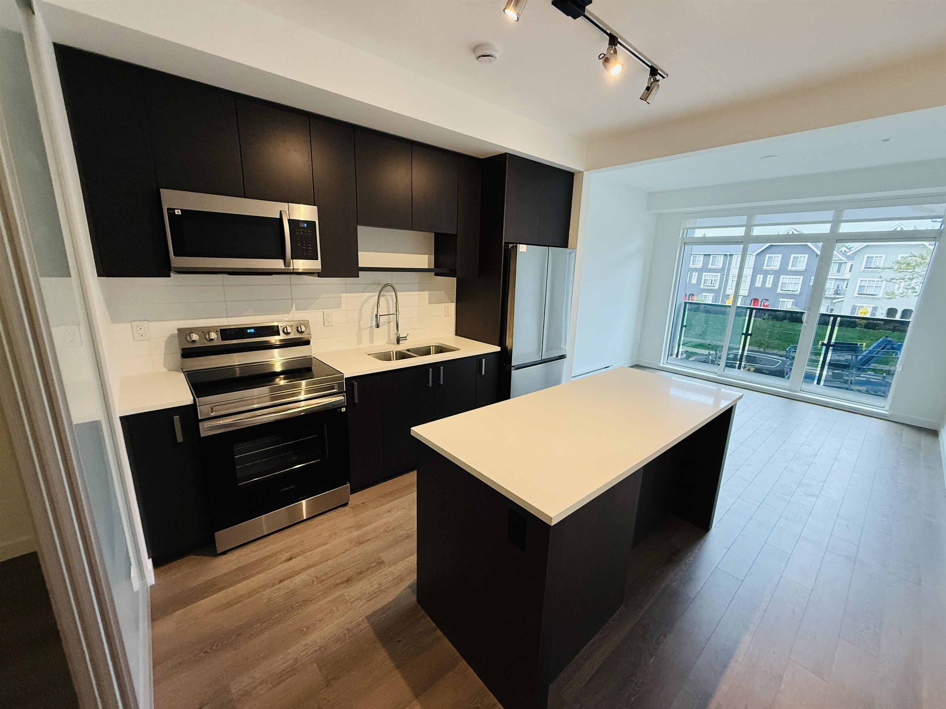 2nd floor 8509 158 STREET, R3168804, BC,