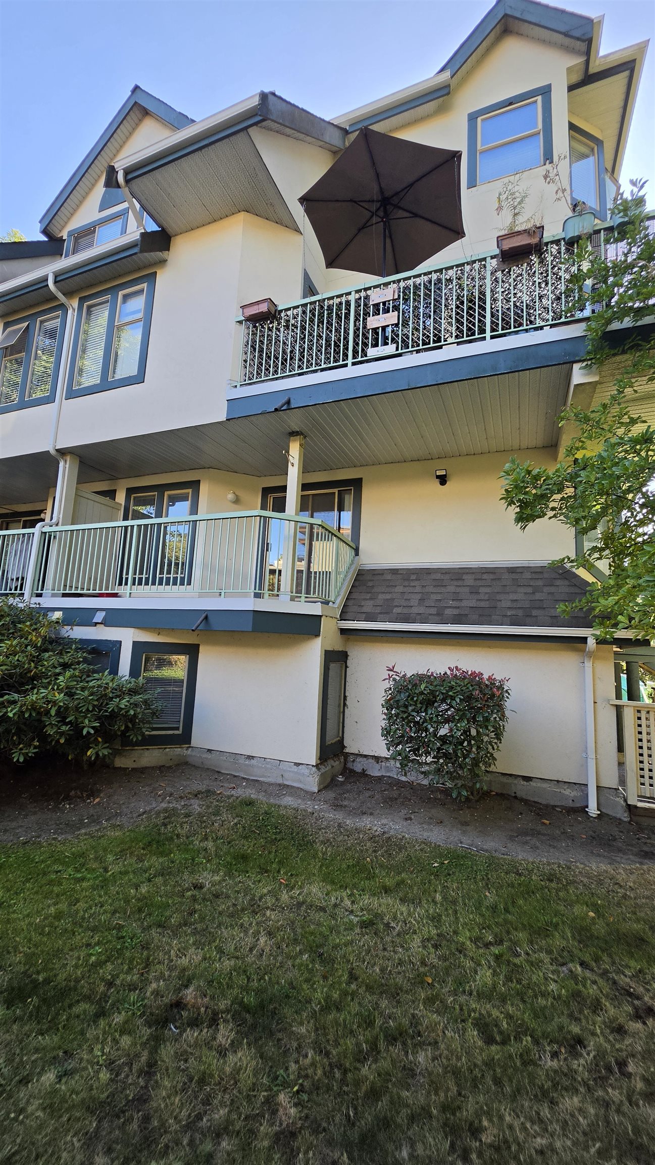 27 7520 18TH STREET, R3168811, BC,