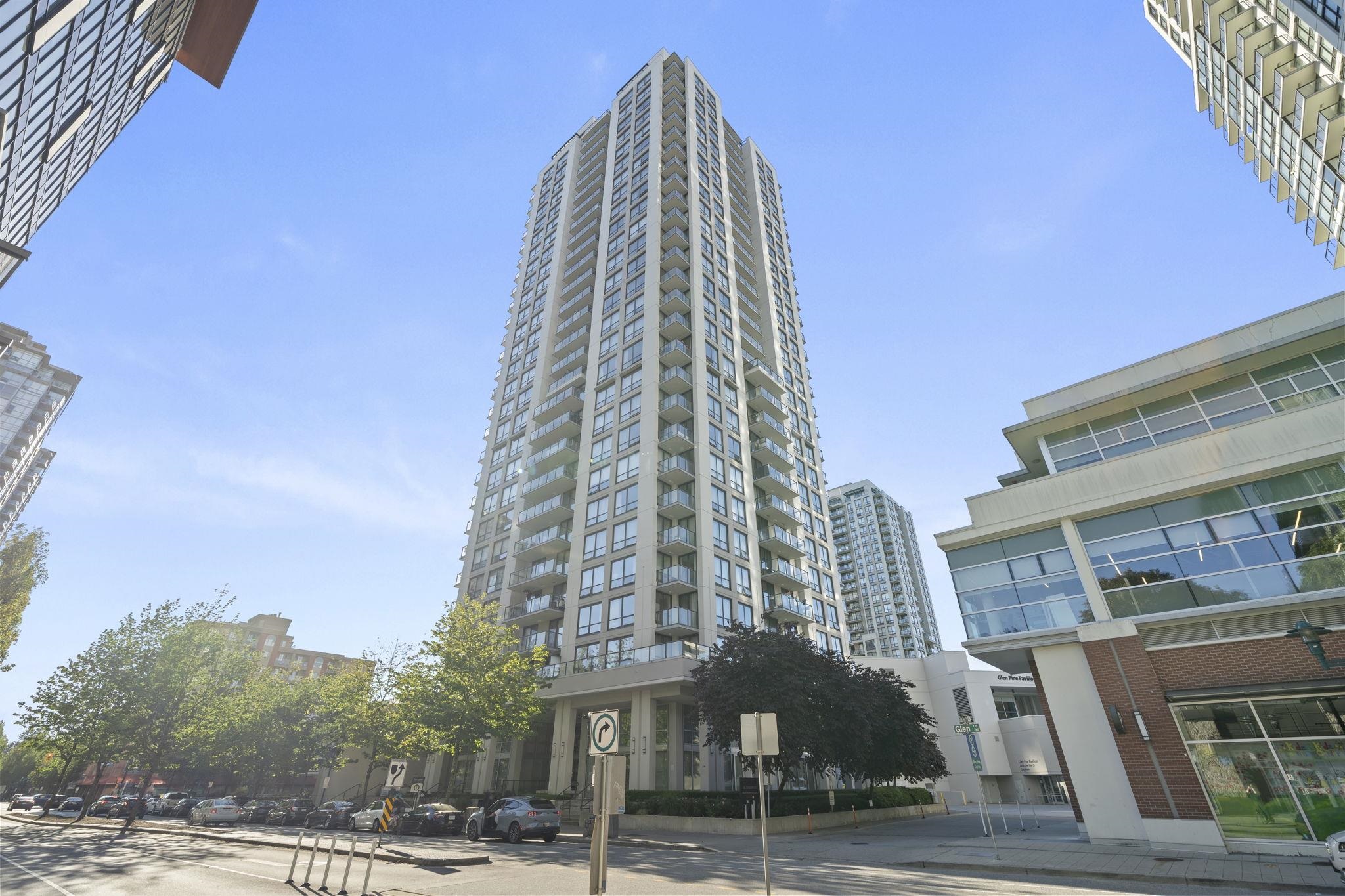 502 2979 GLEN DRIVE, R3168857, BC,