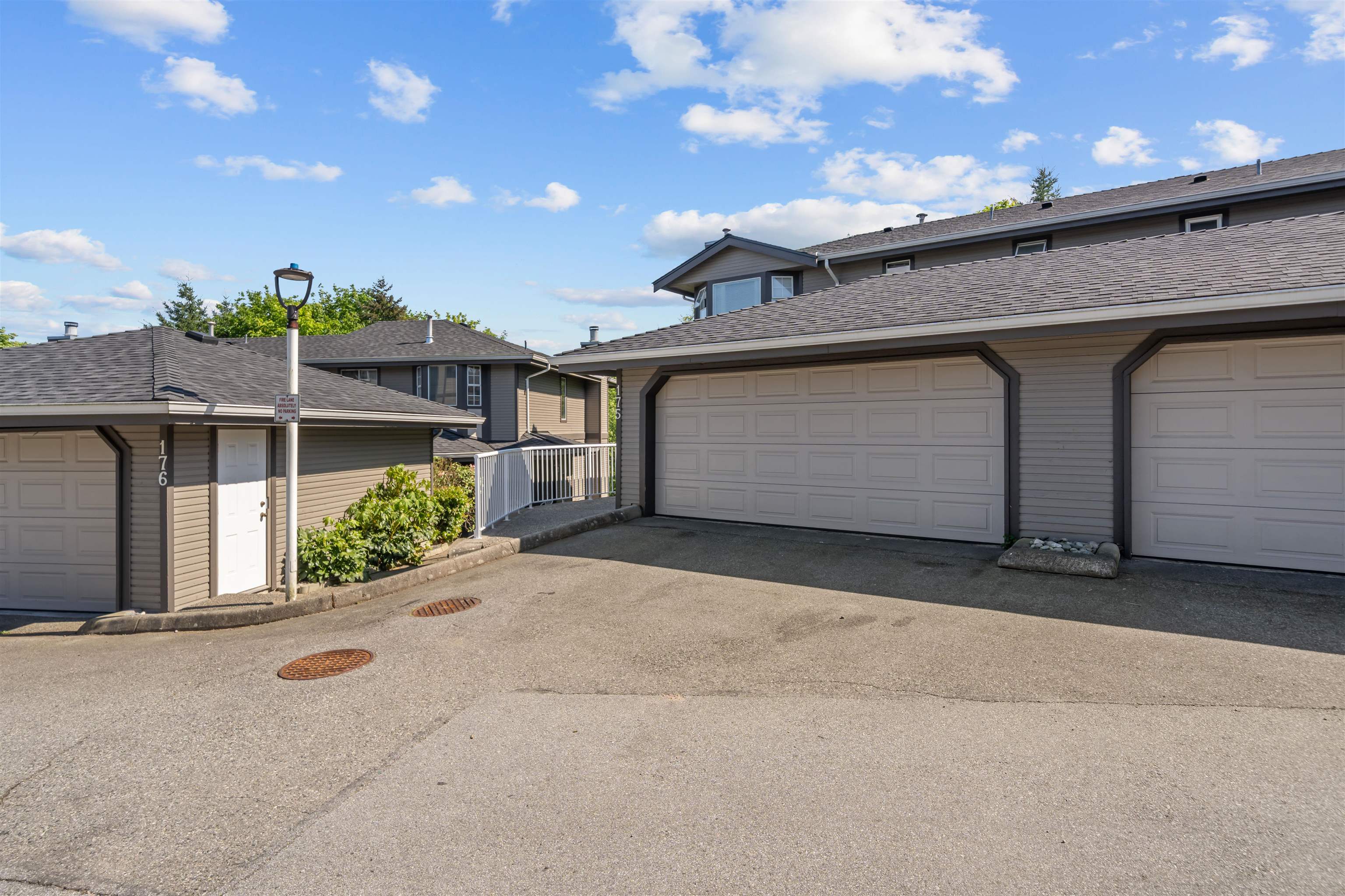 175 1140 CASTLE CRESCENT, R3168947, BC,