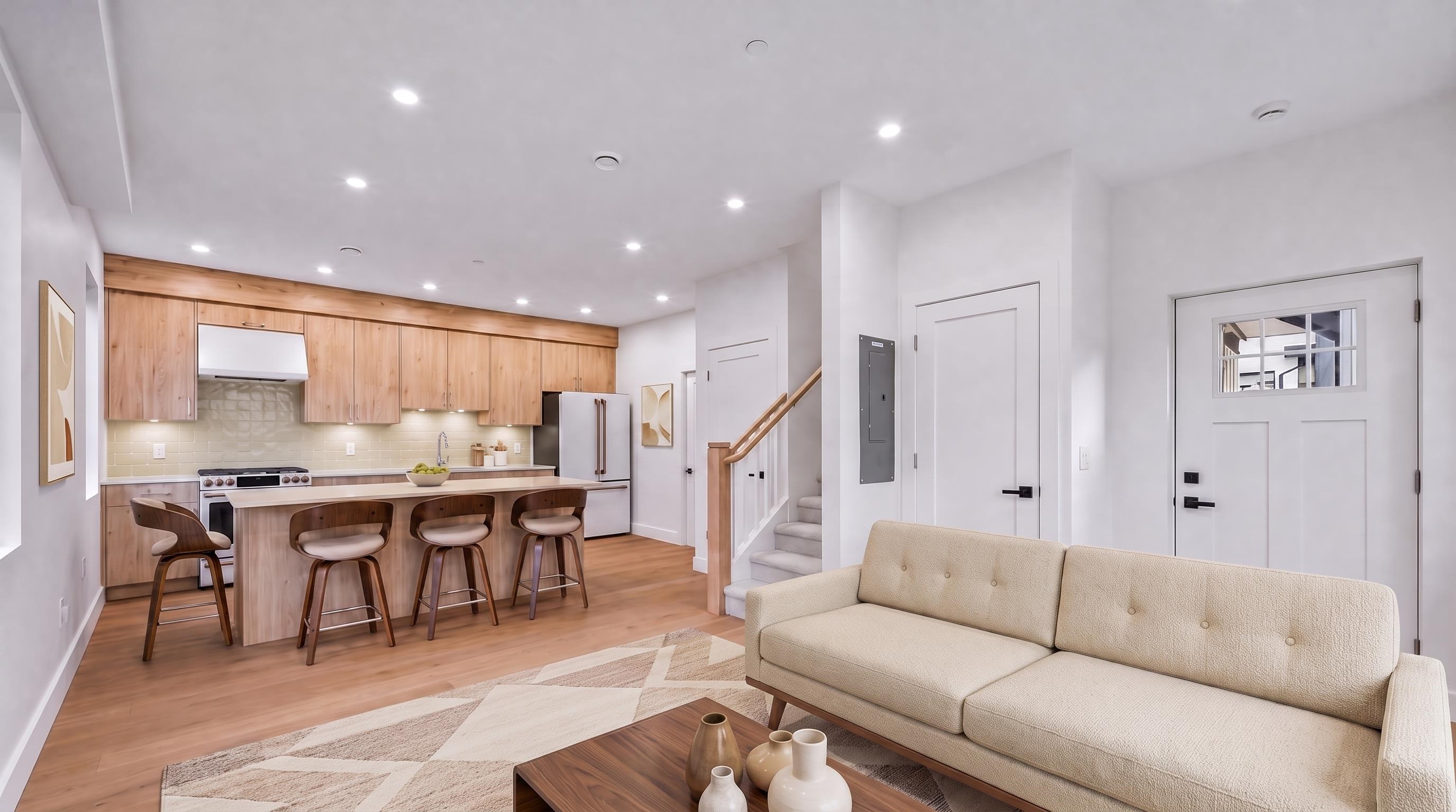2 2339 PARKER STREET, R3169083, BC,