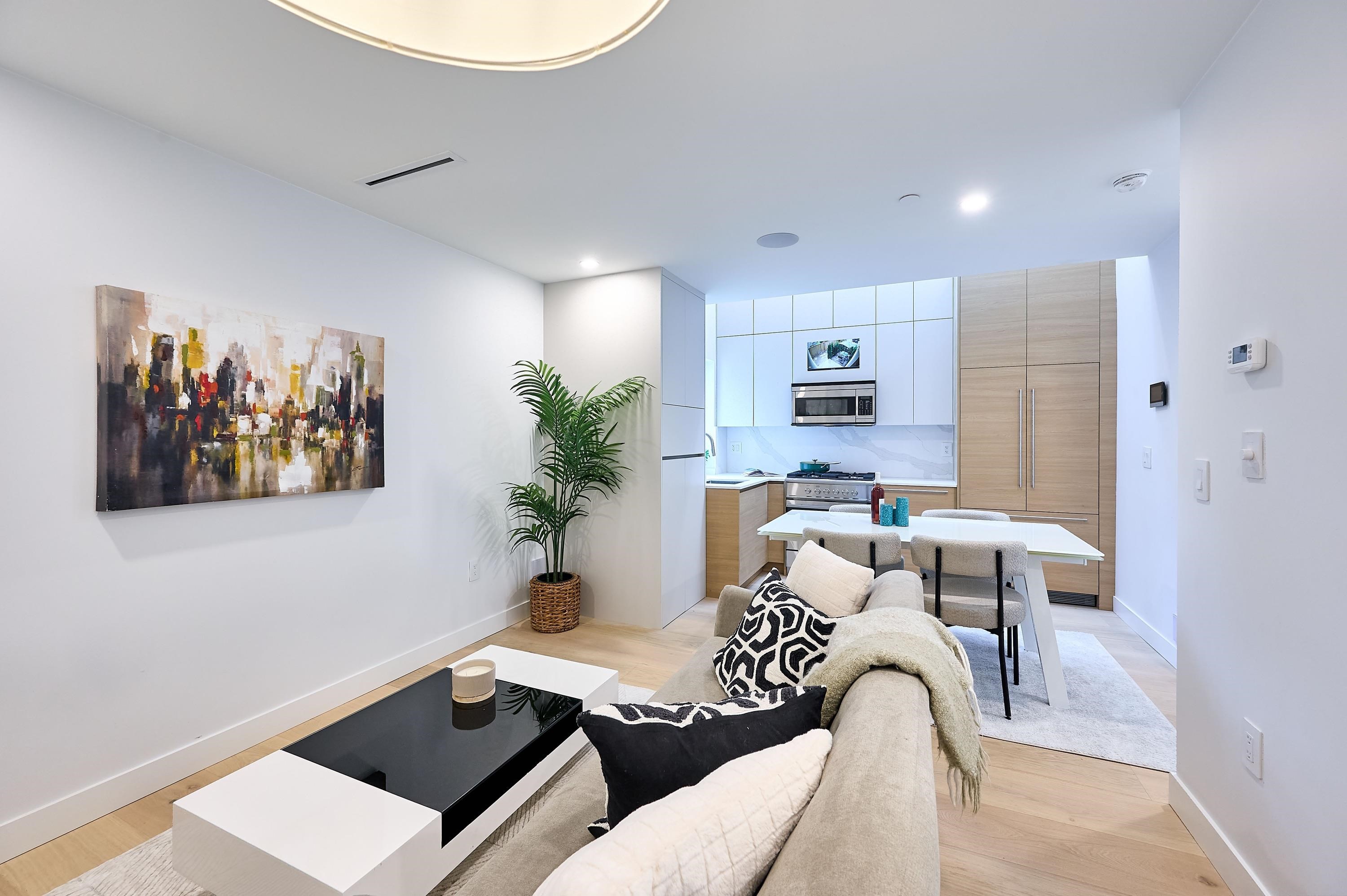 3674 W 1ST AVENUE, Vancouver BC V6R 1H2, R3169553, BC,